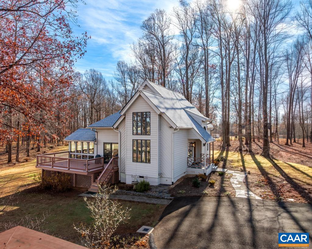 255 SADIE LN