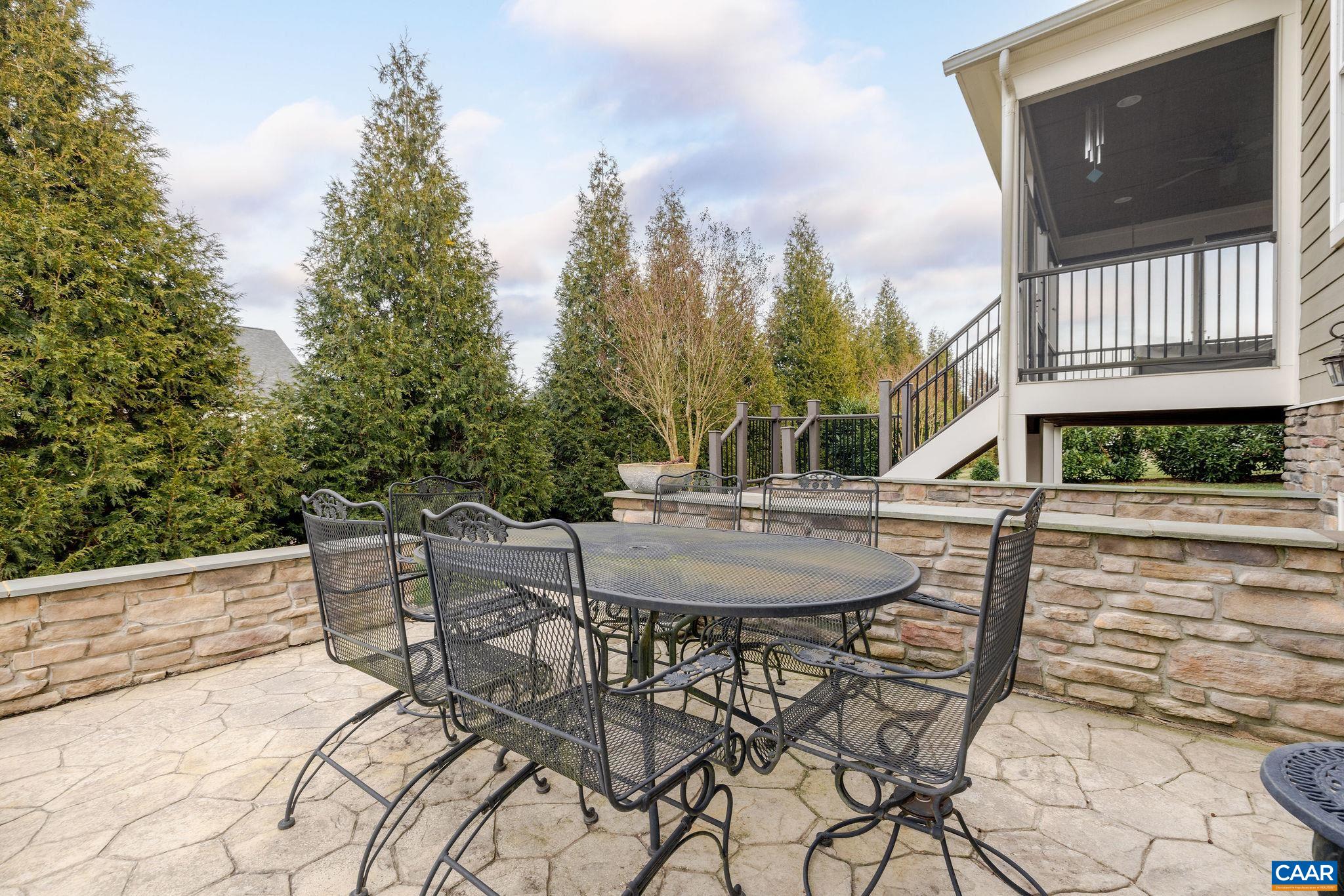 2449 PENDOWER LN
