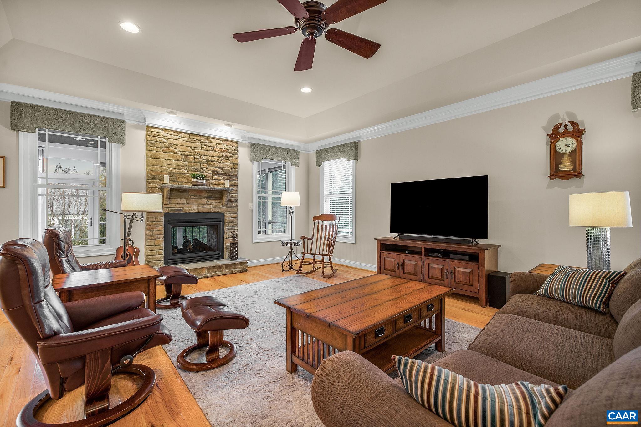 2449 PENDOWER LN