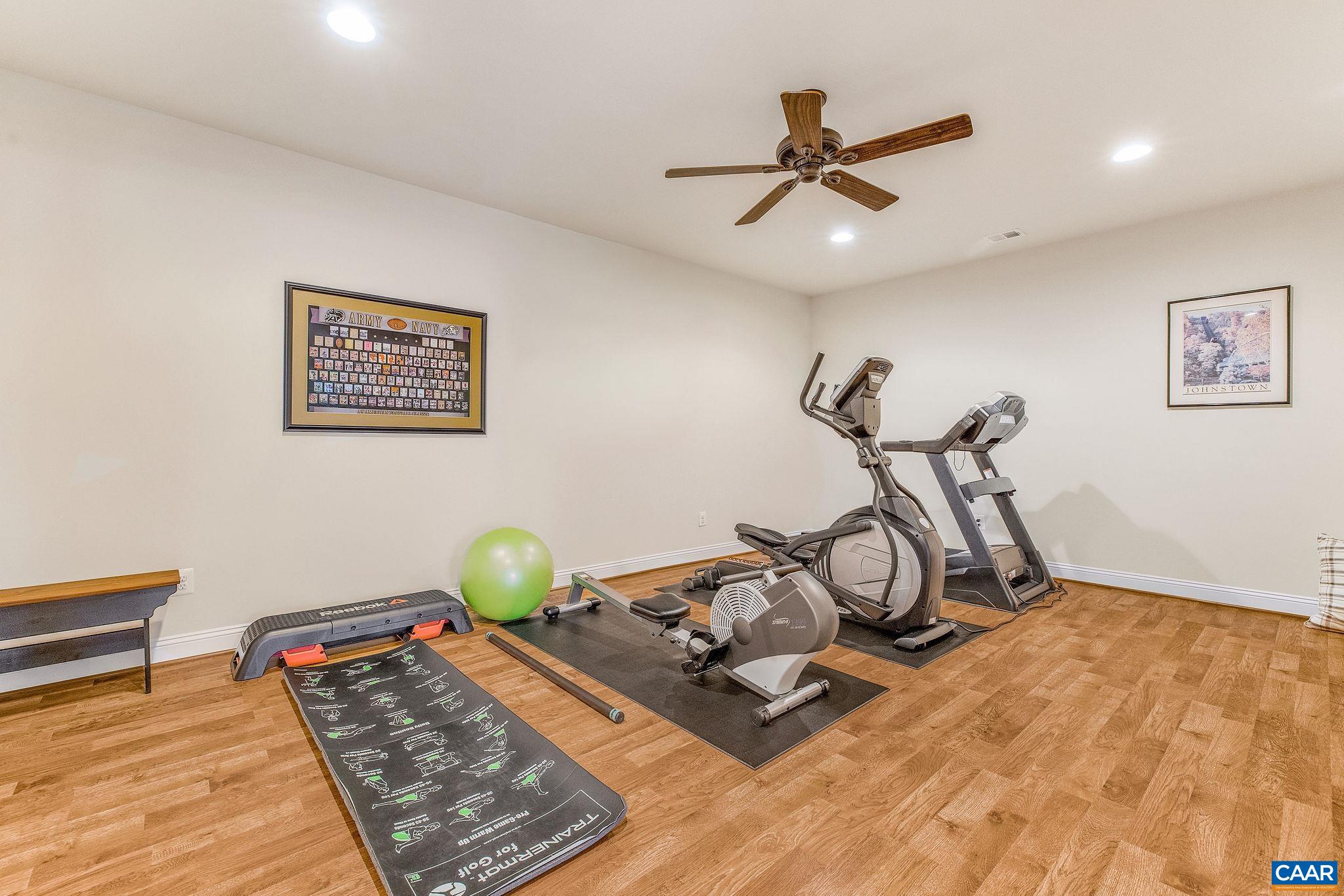 2449 PENDOWER LN