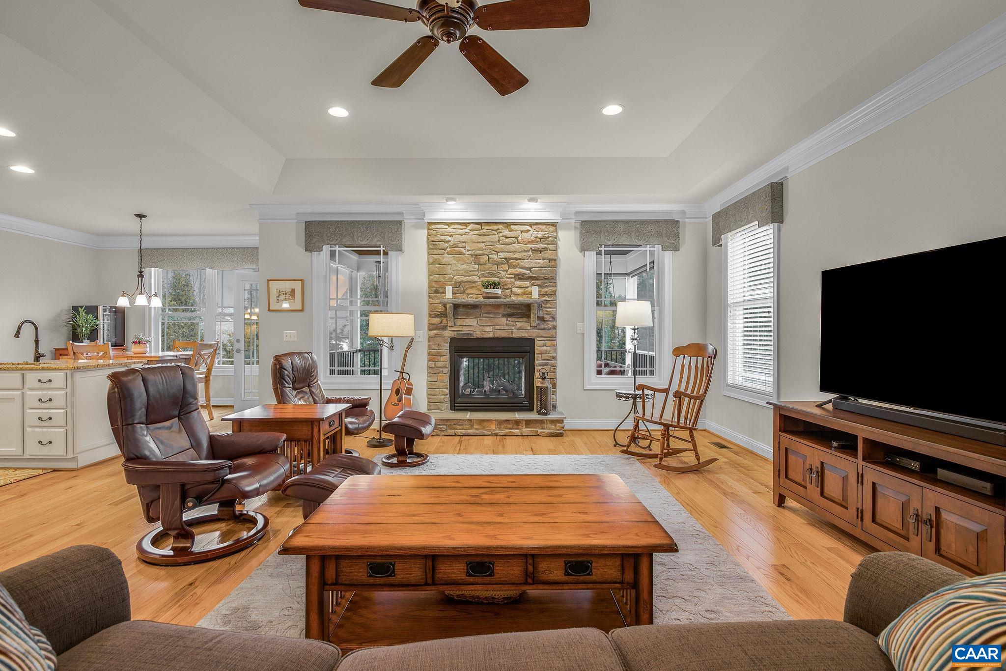 2449 PENDOWER LN