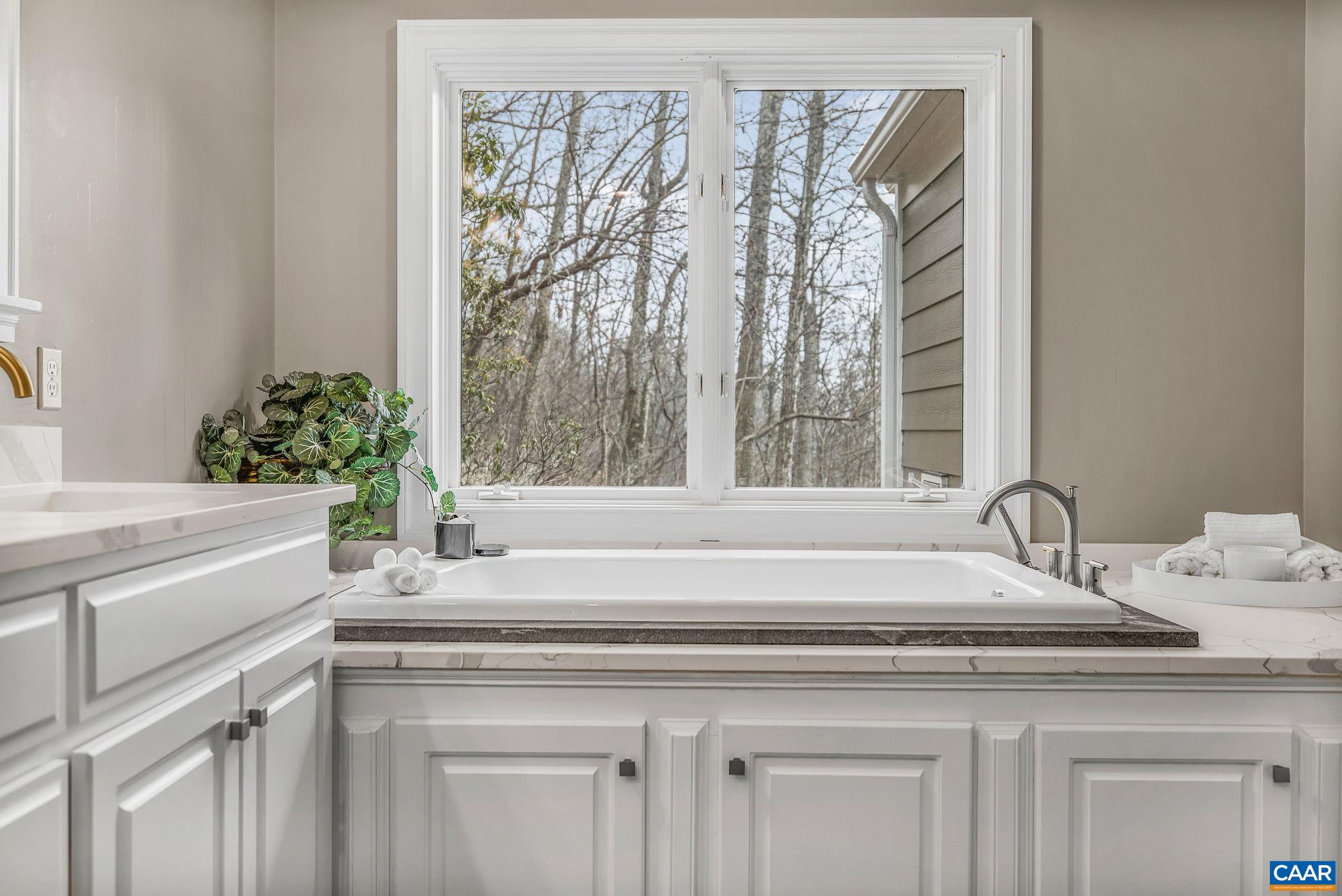 2556 SUMMIT RIDGE TRL