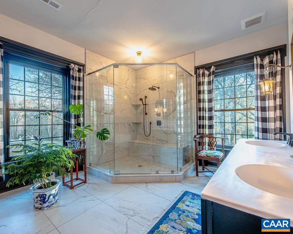 145 AMPTHILL RD