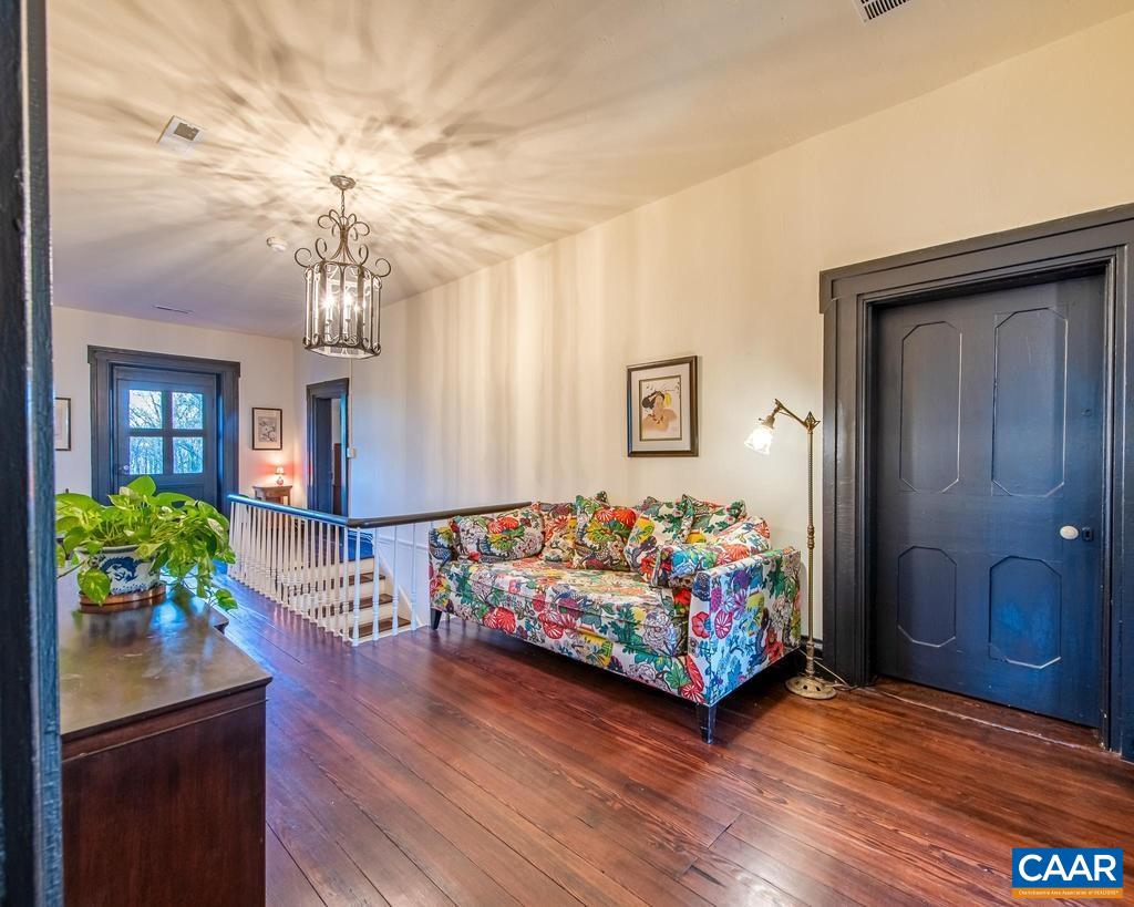145 AMPTHILL RD