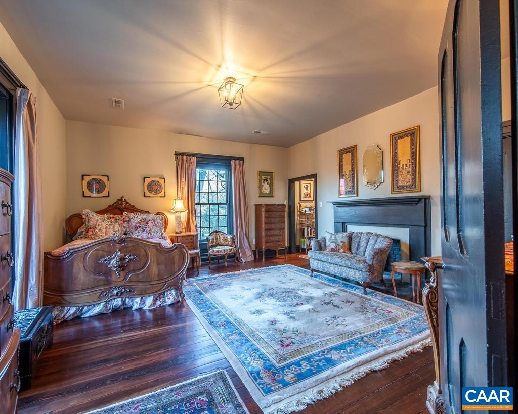 145 AMPTHILL RD