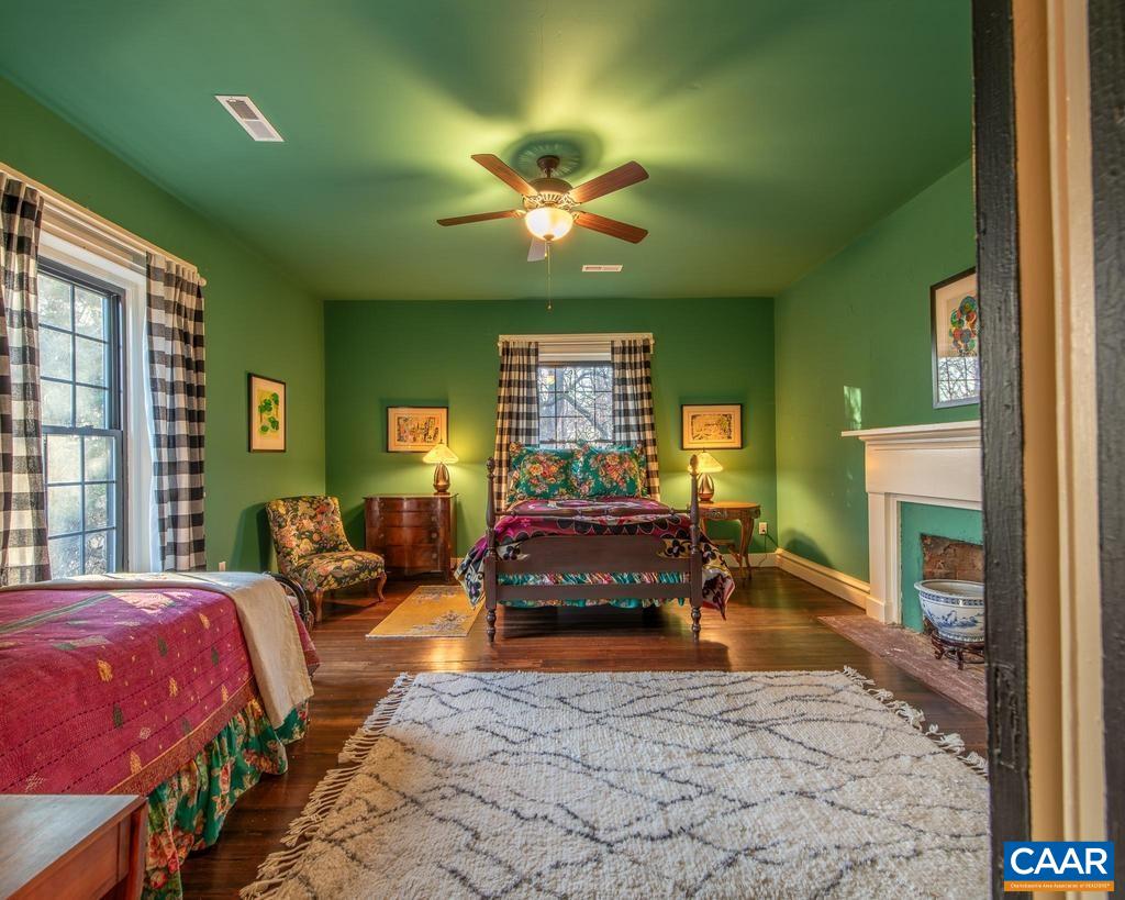 145 AMPTHILL RD