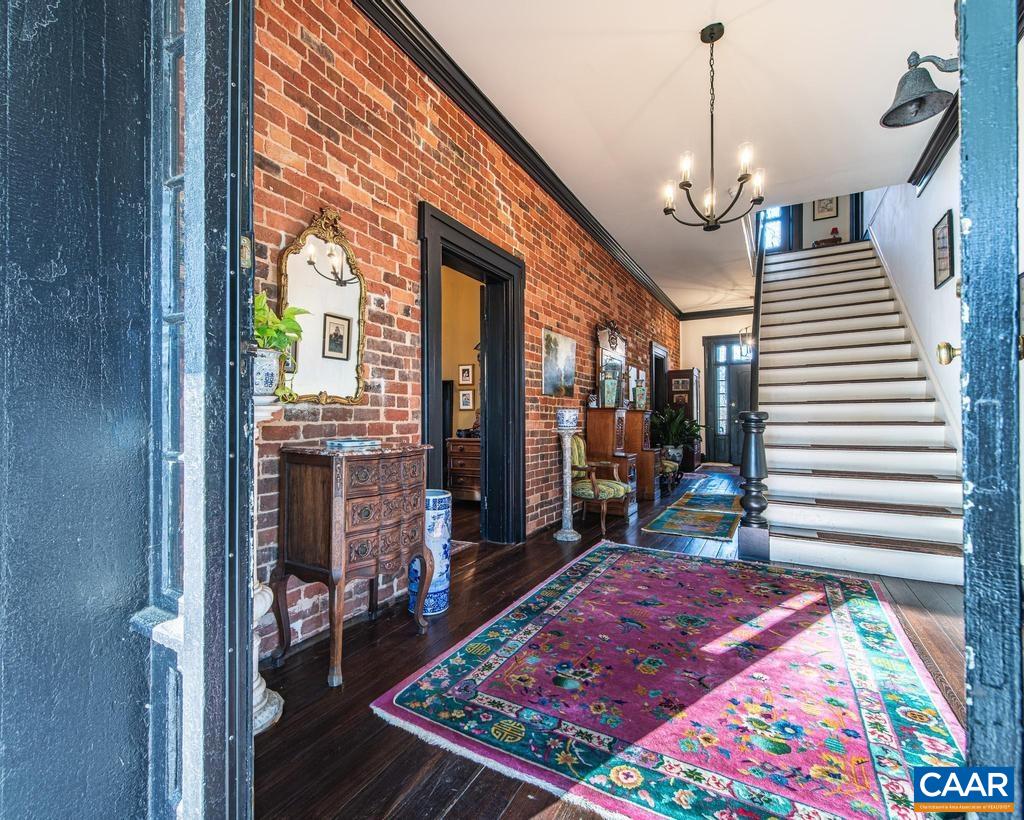 145 AMPTHILL RD