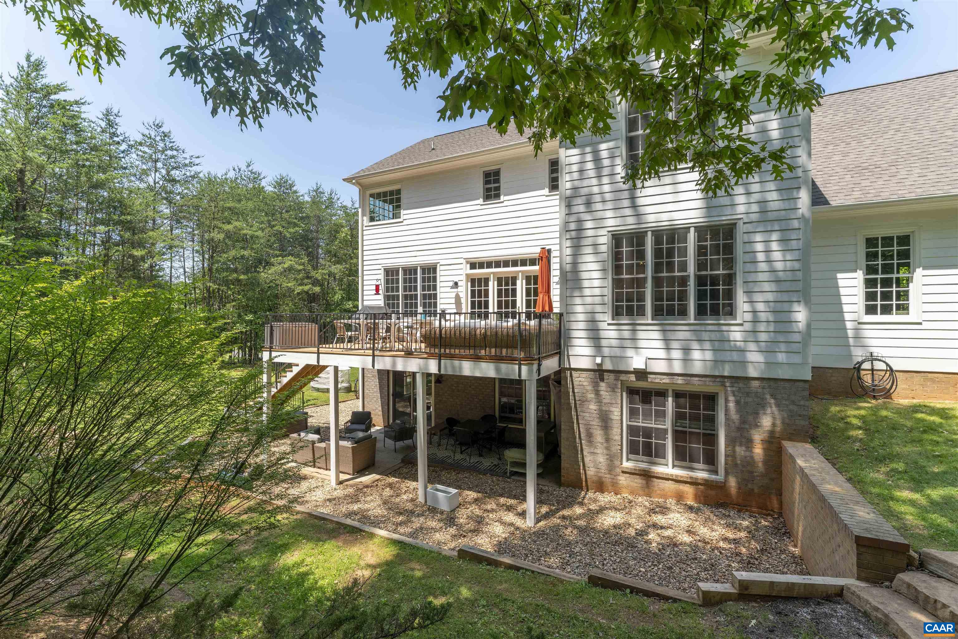 4275 REDWOOD LN