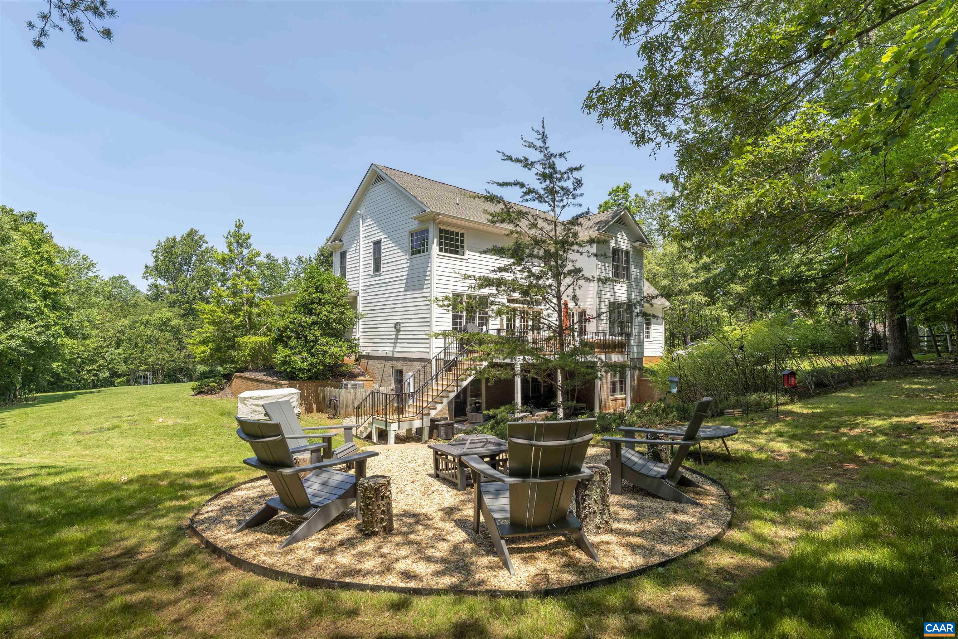 4275 REDWOOD LN