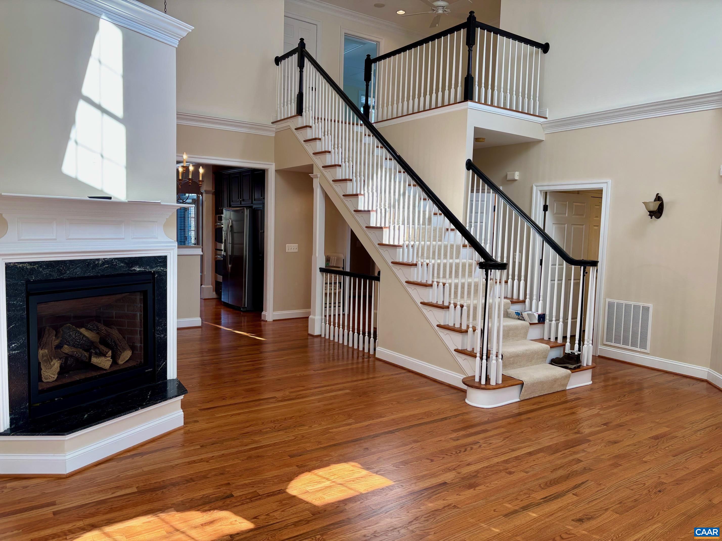 643 EIGHT WOODS LN