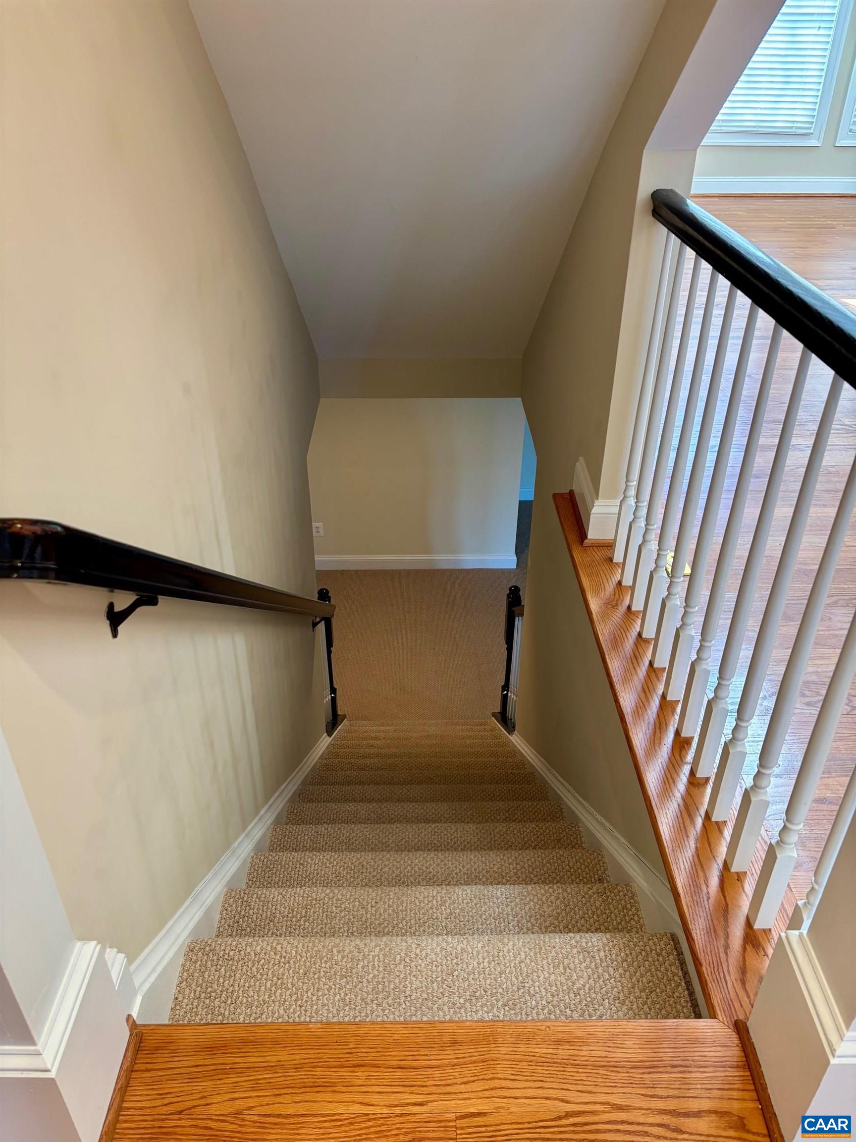 643 EIGHT WOODS LN