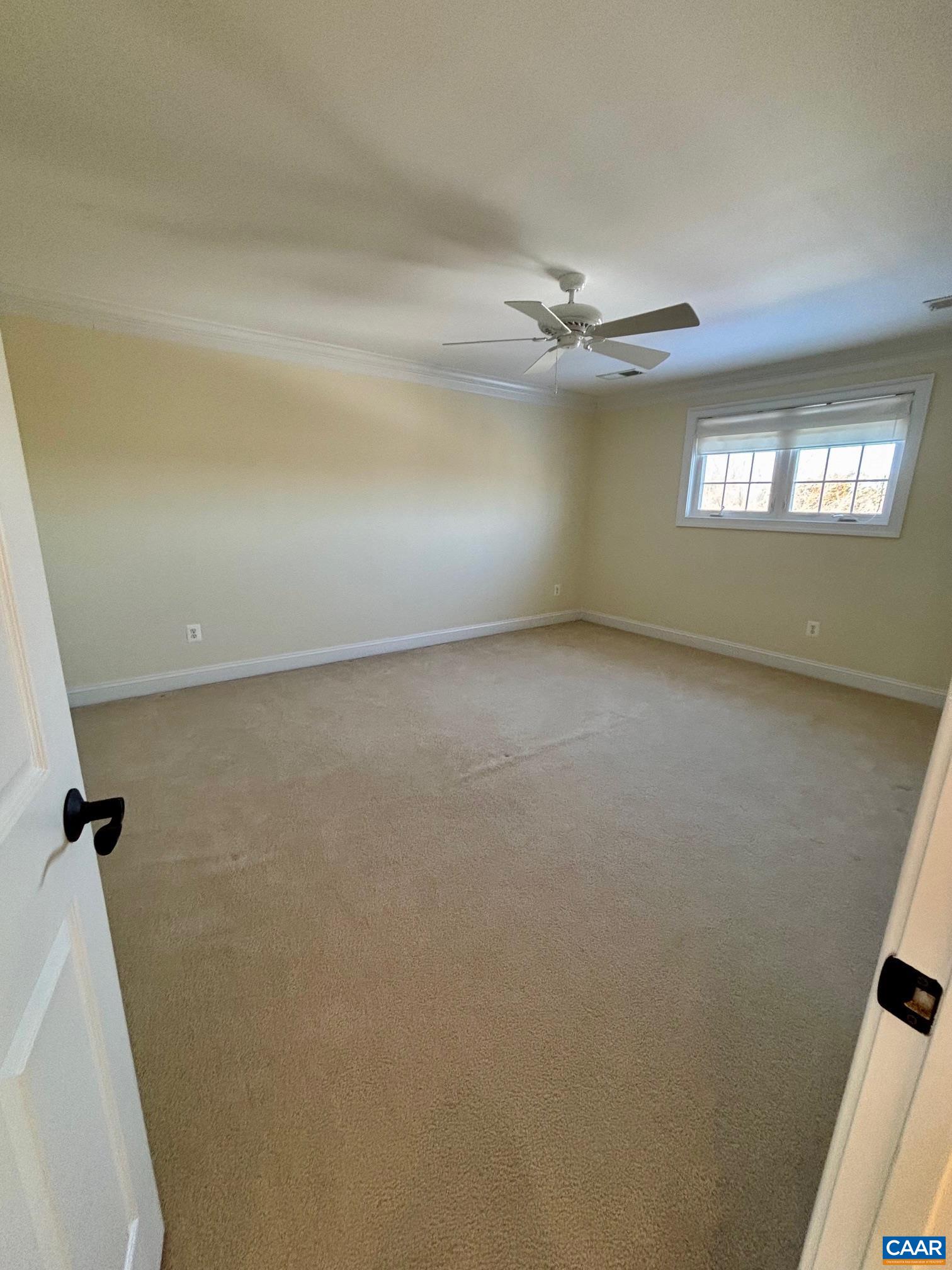 643 EIGHT WOODS LN
