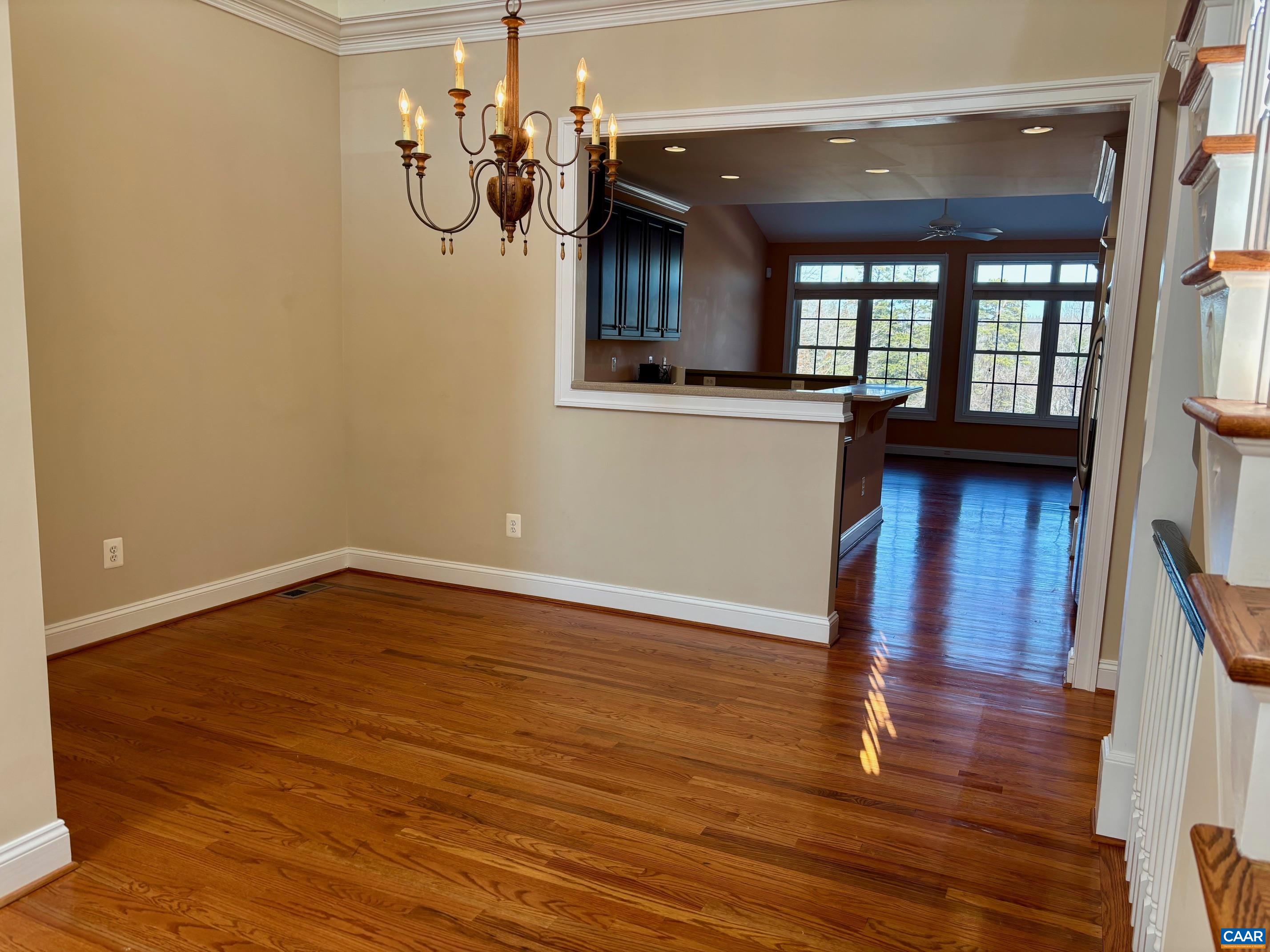 643 EIGHT WOODS LN