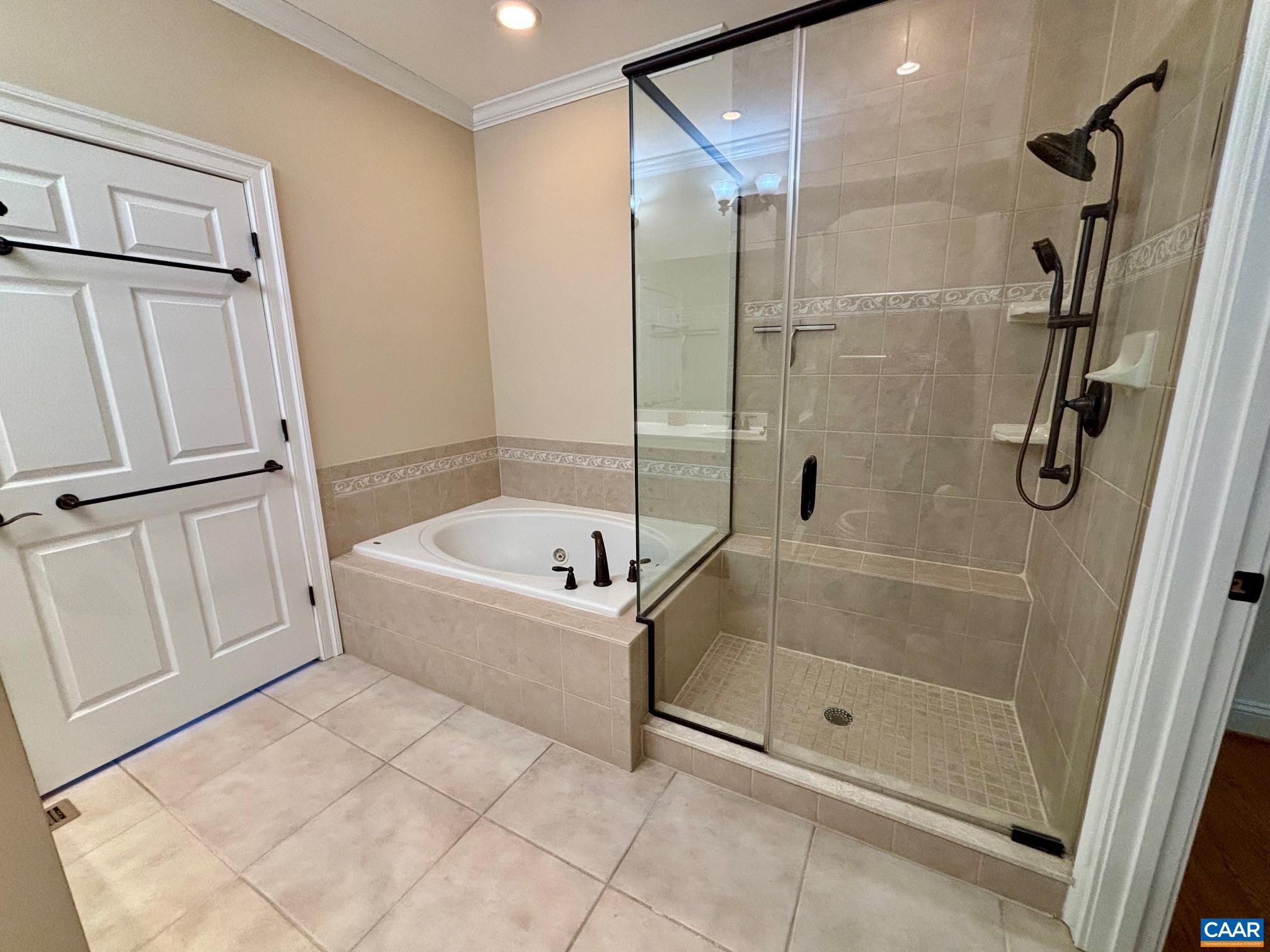 643 EIGHT WOODS LN