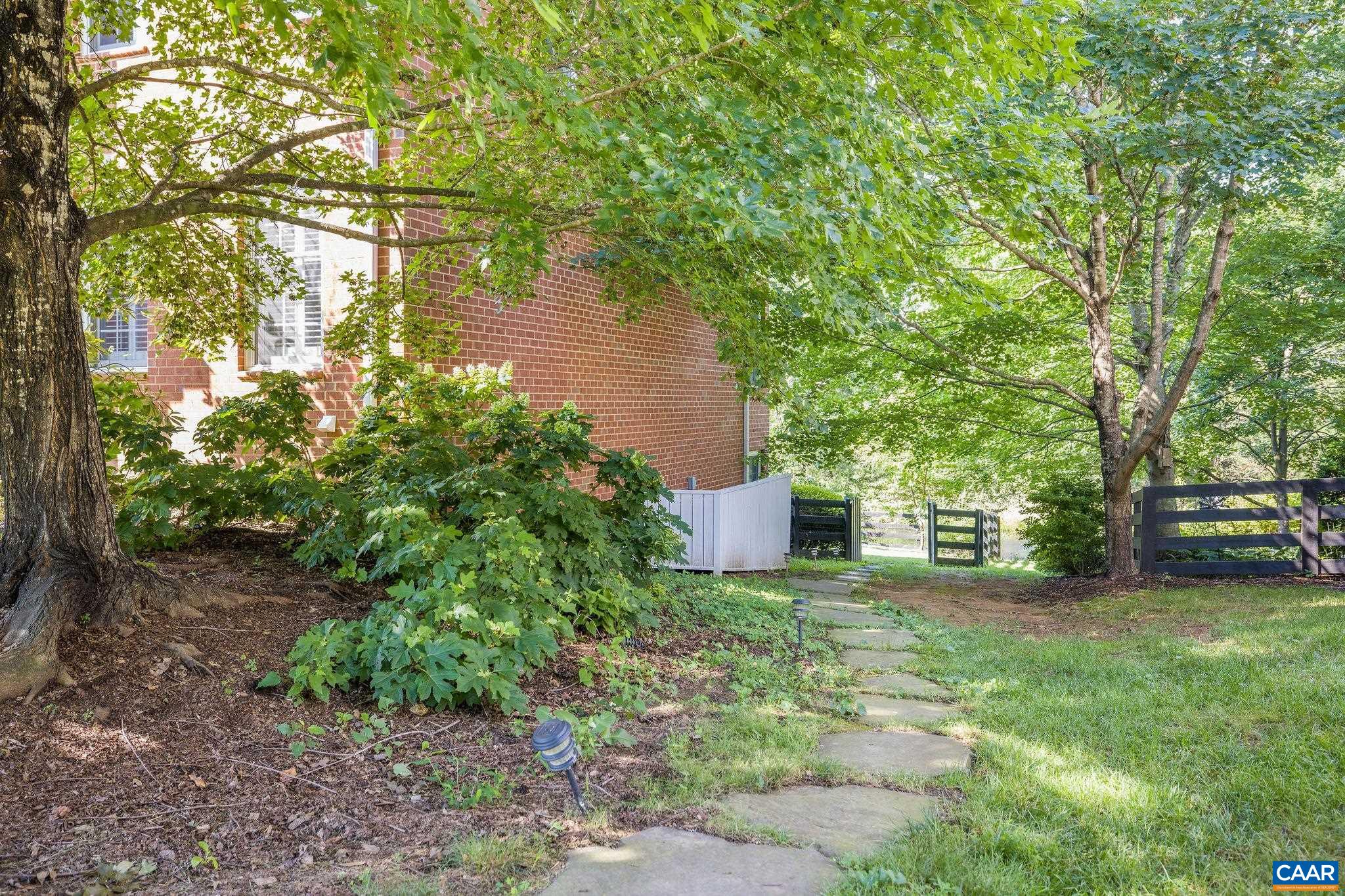 2420 PENDOWER LN