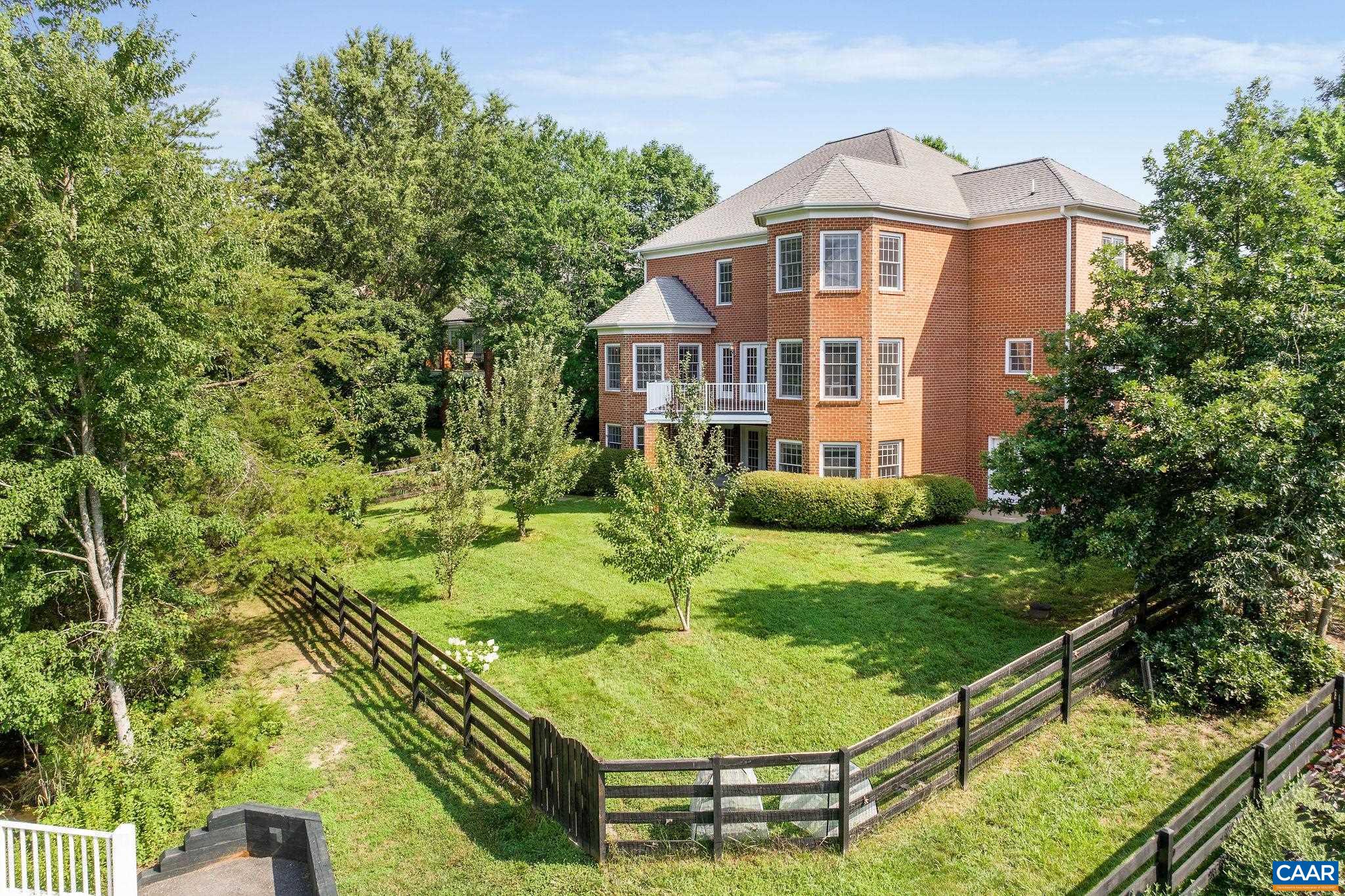 2420 PENDOWER LN