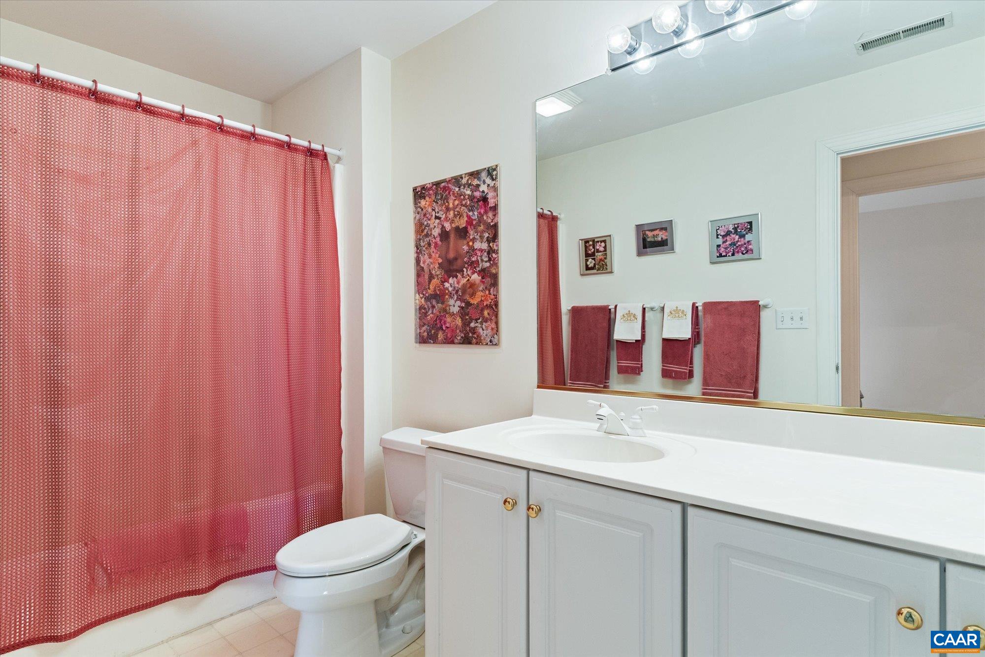 1116 MARION DR