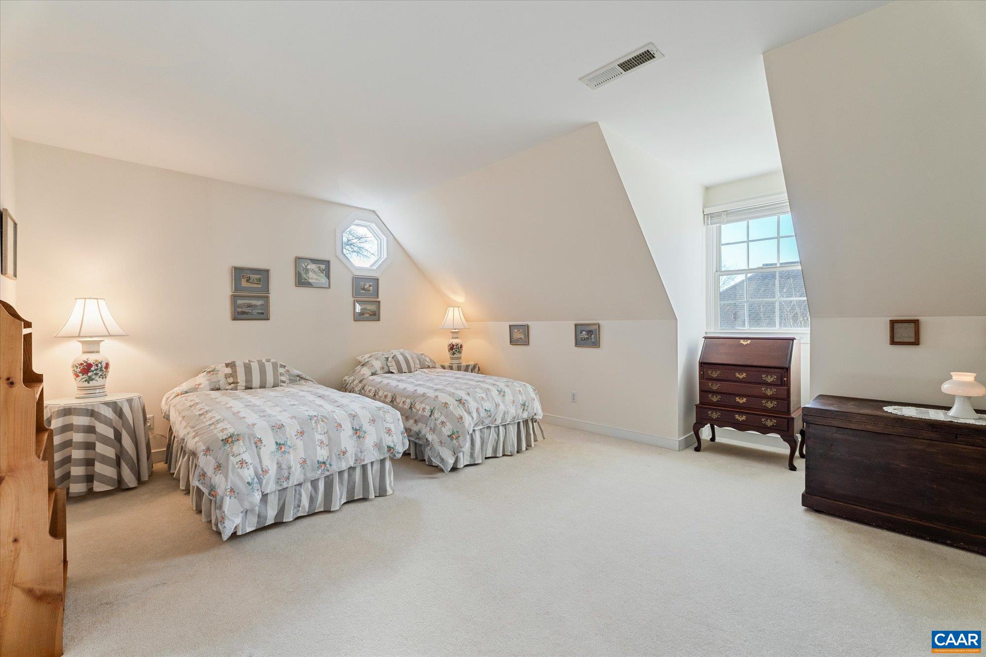 1116 MARION DR