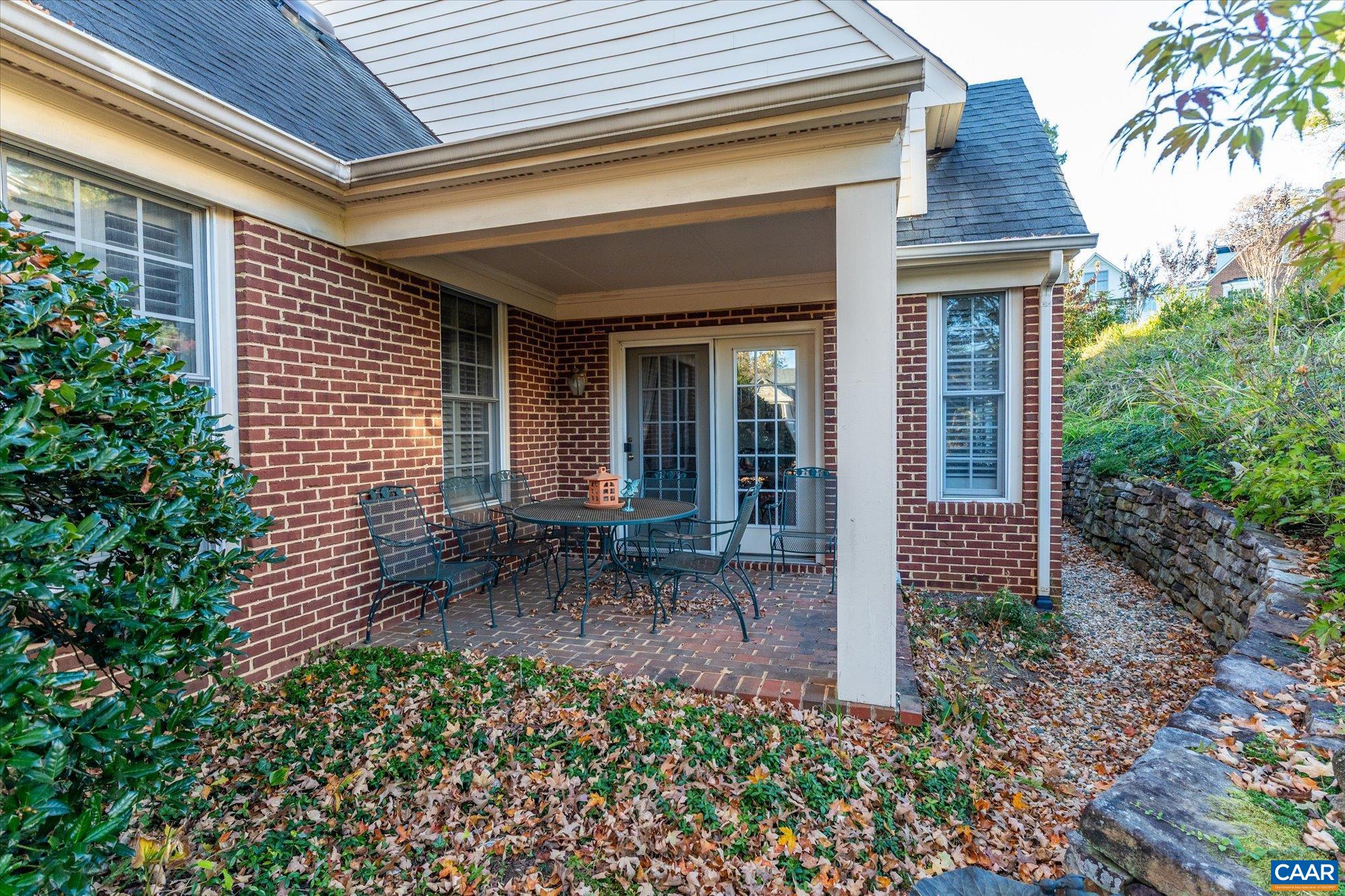 1116 MARION DR