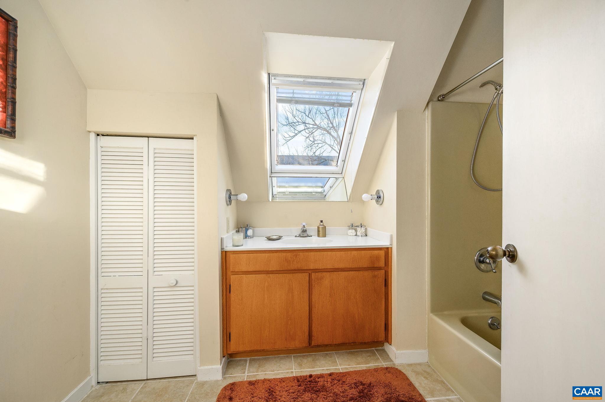 311 NW 2ND ST B