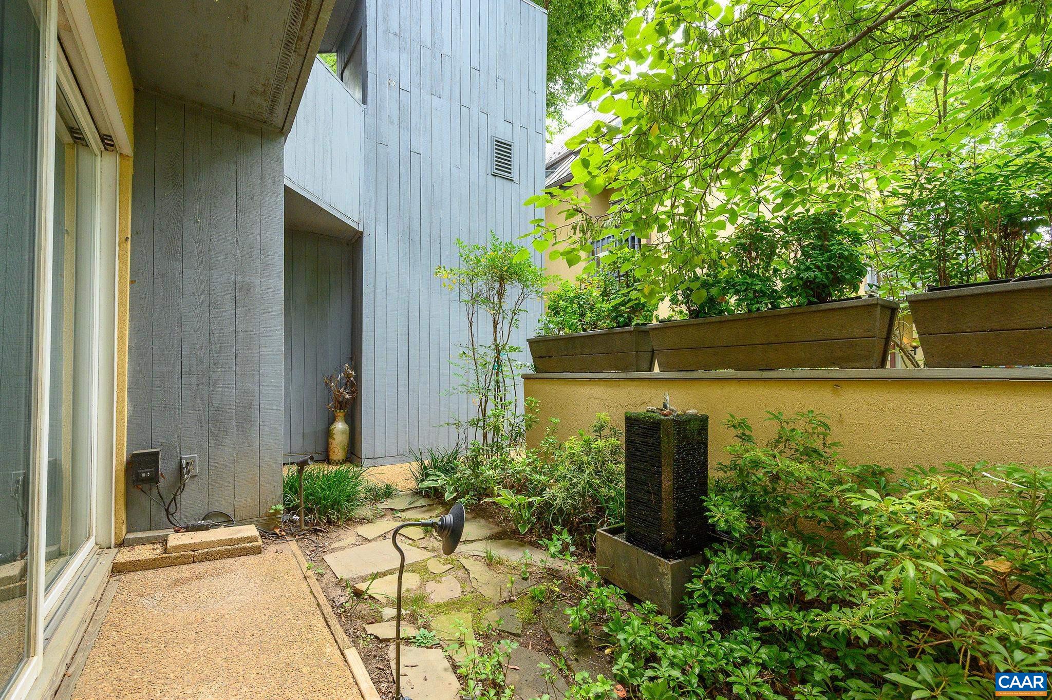 207 NW 2ND ST Unit: D