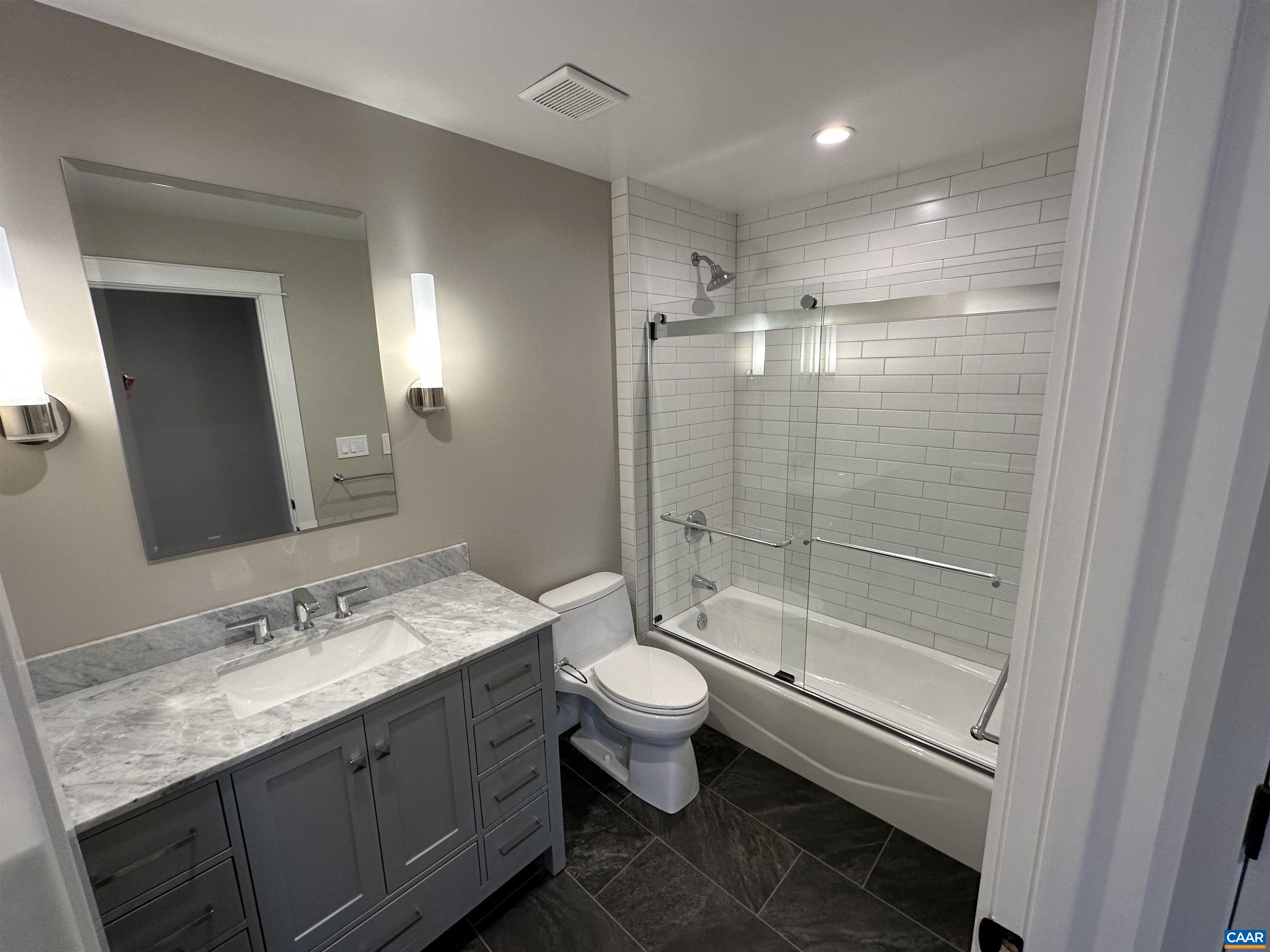 652 IVY HL