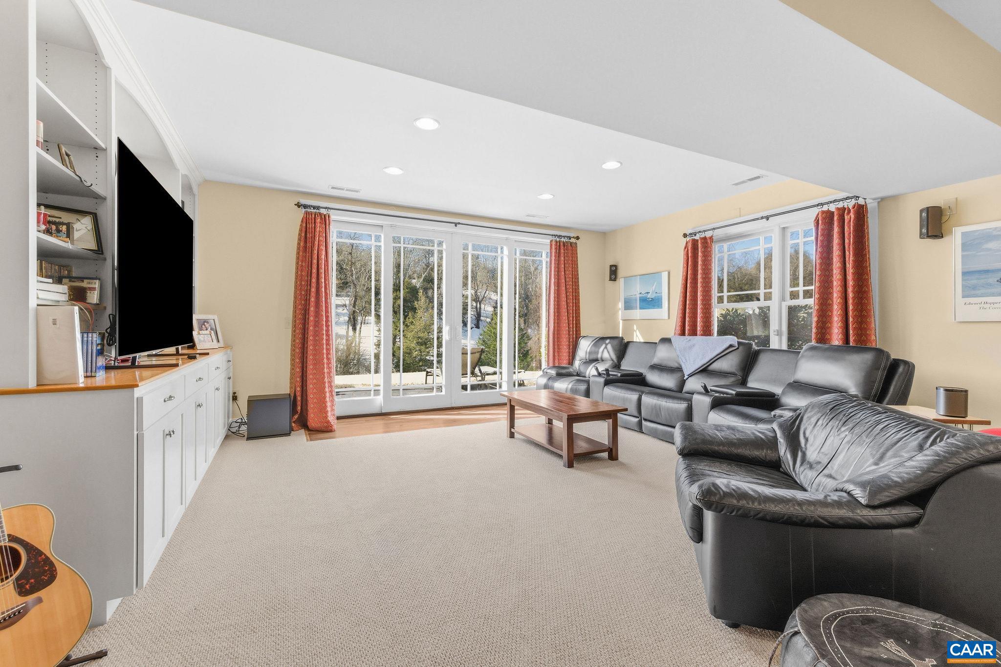 3135 ROCKS FARM CT