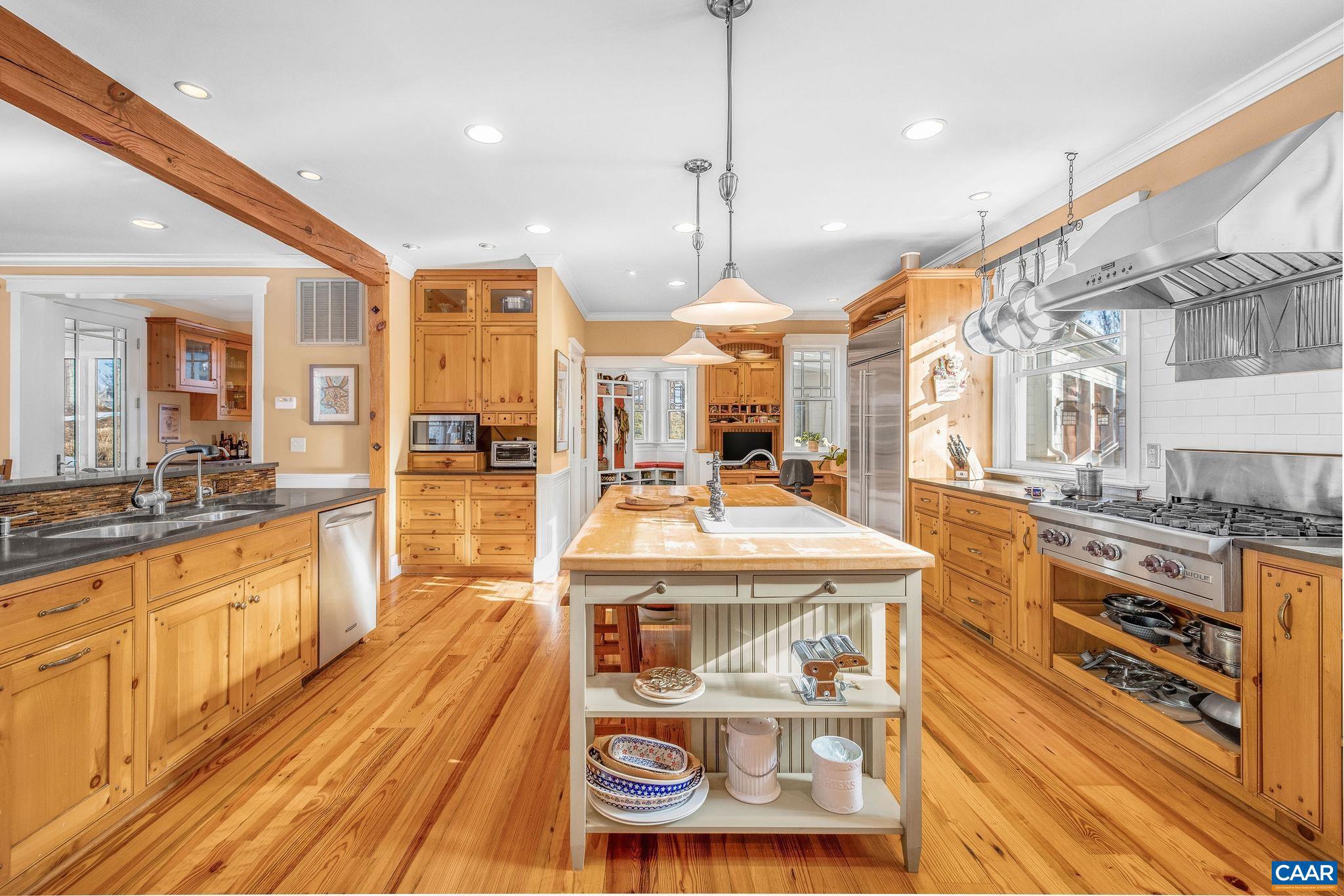 3135 ROCKS FARM CT