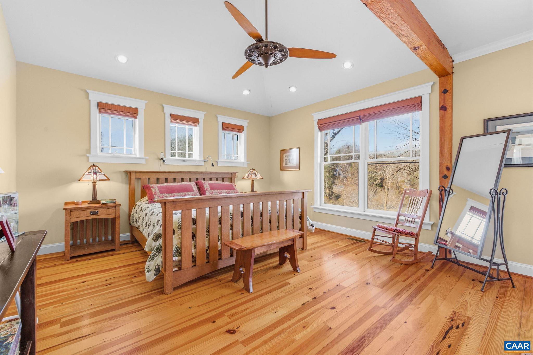 3135 ROCKS FARM CT