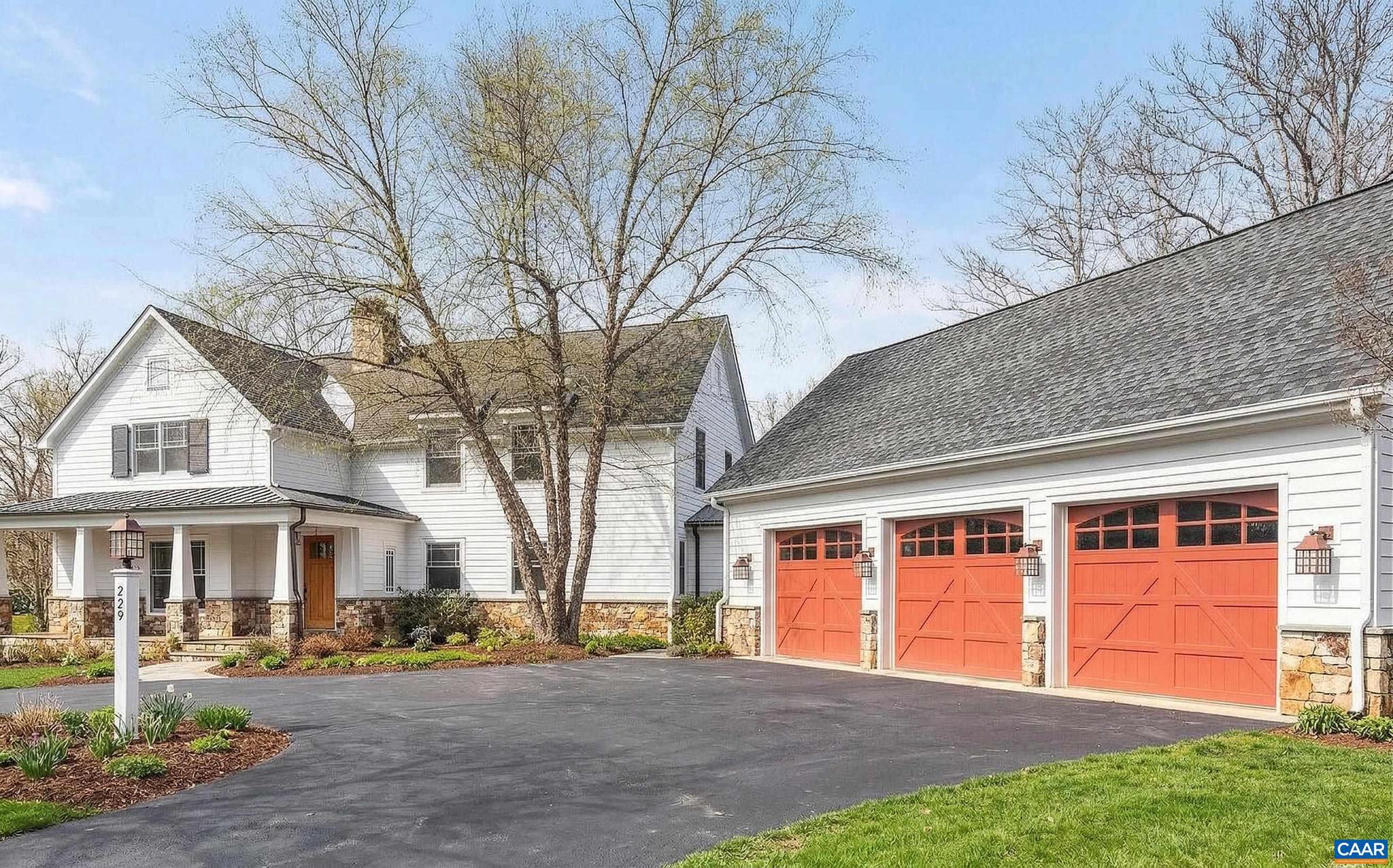 3135 ROCKS FARM CT