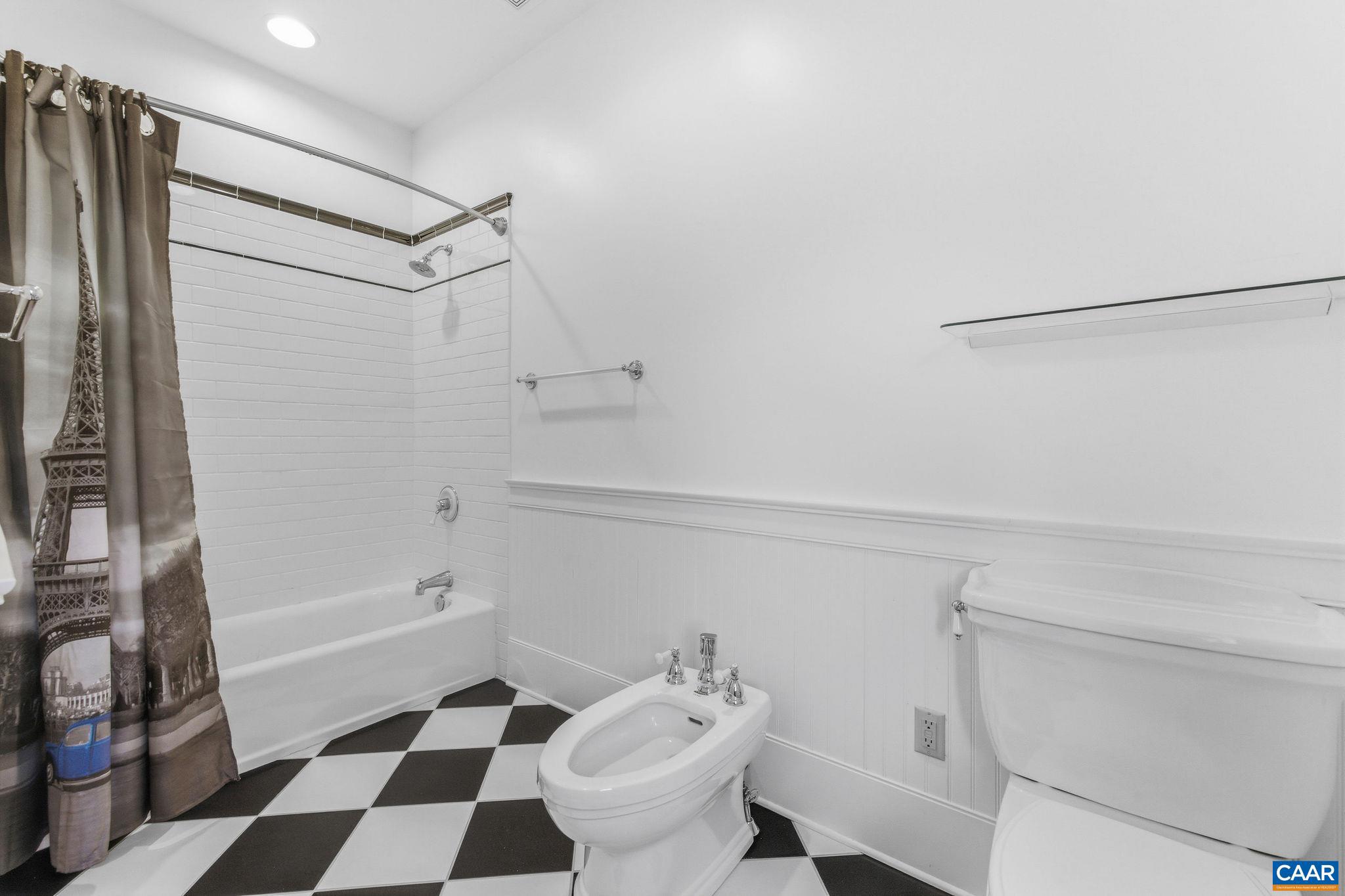 3135 ROCKS FARM CT