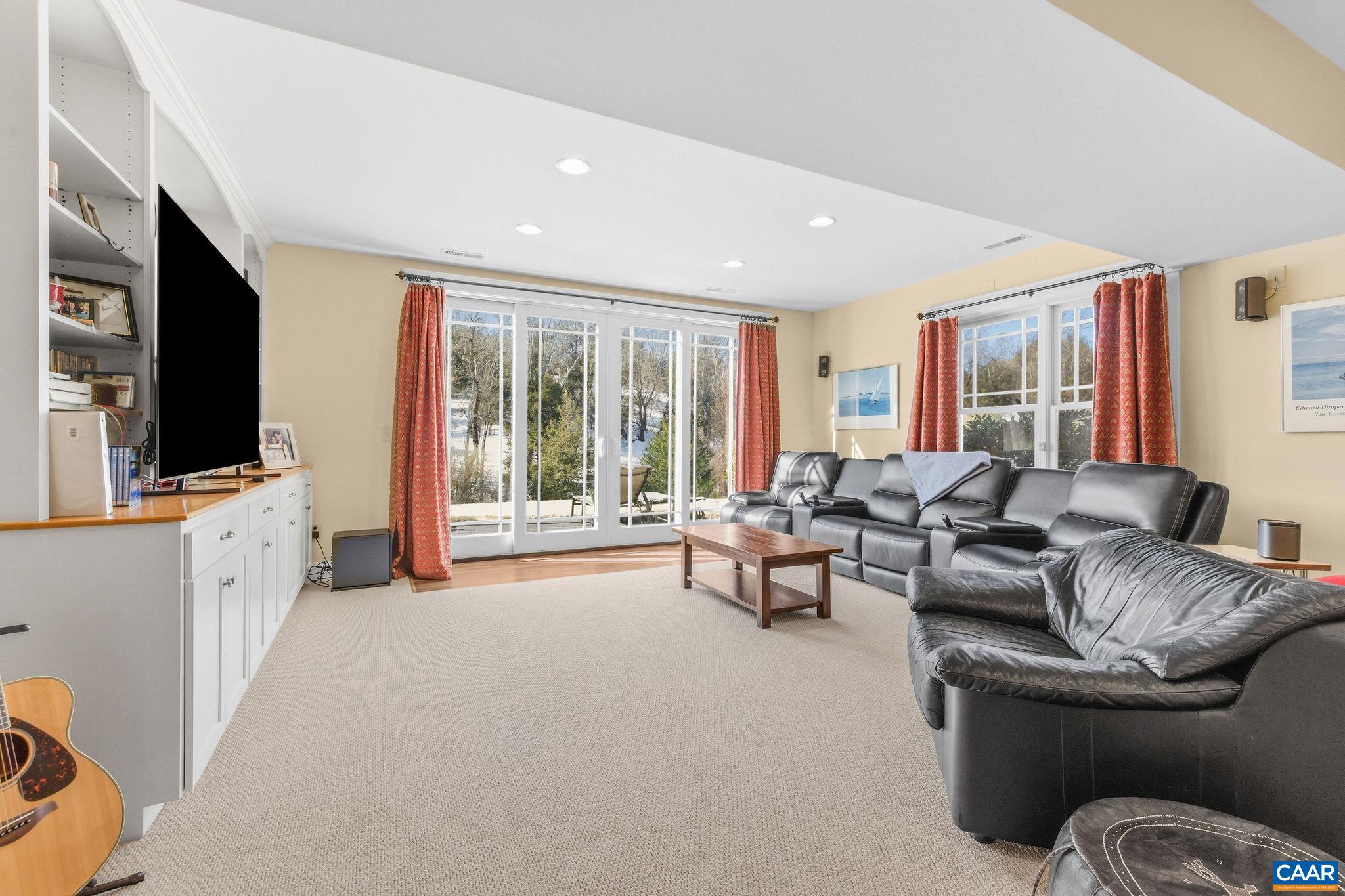 3135 ROCKS FARM CT