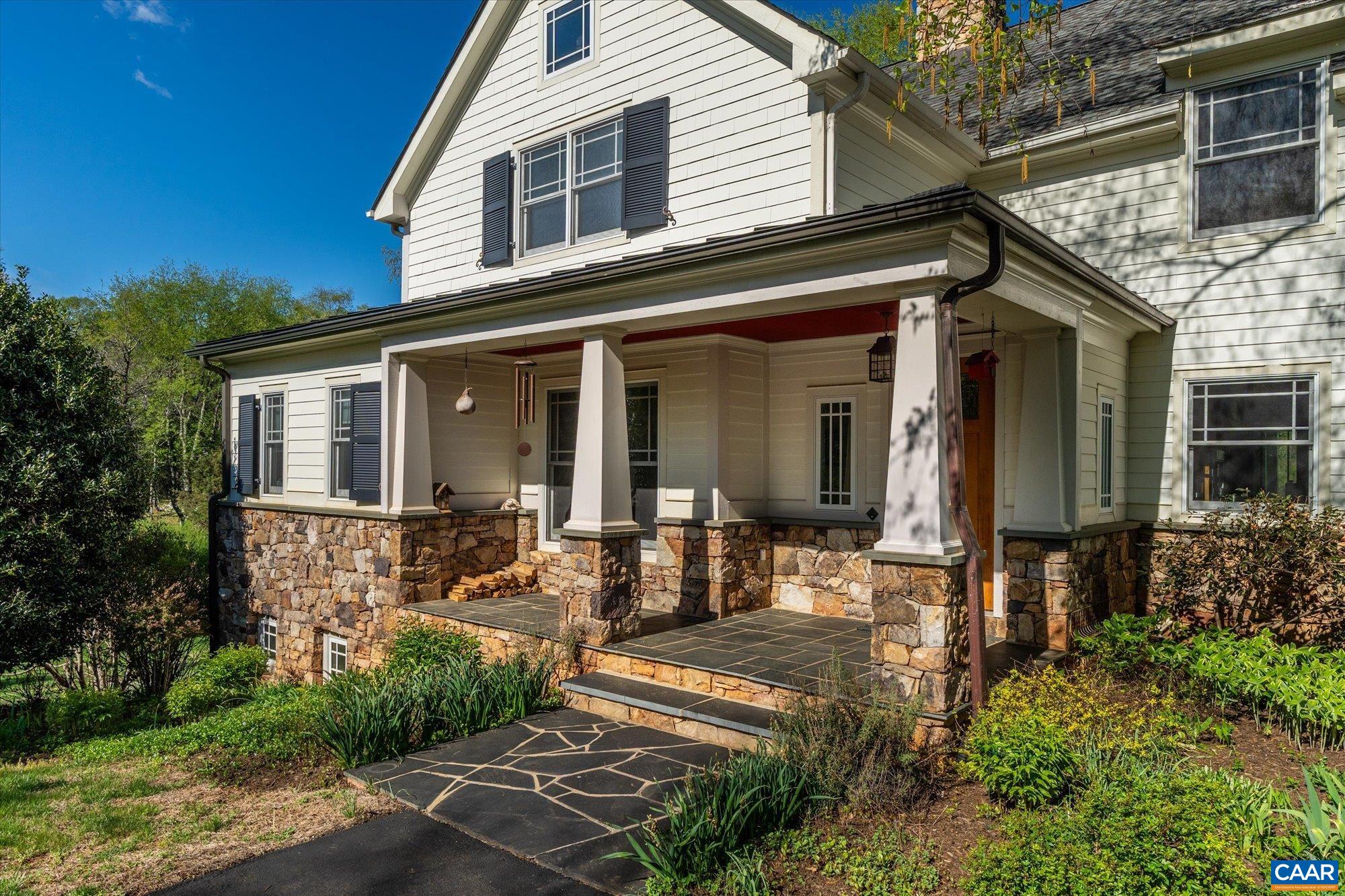 3135 ROCKS FARM CT