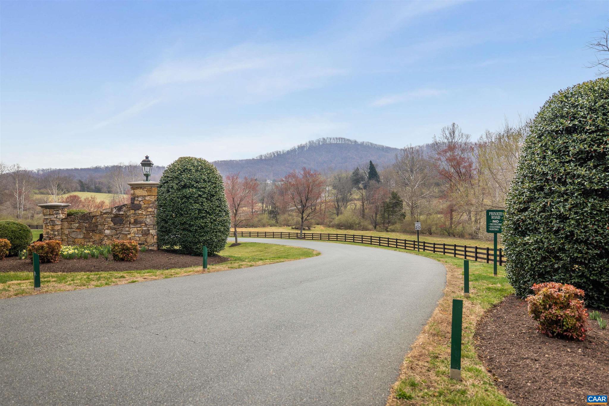 3135 ROCKS FARM CT