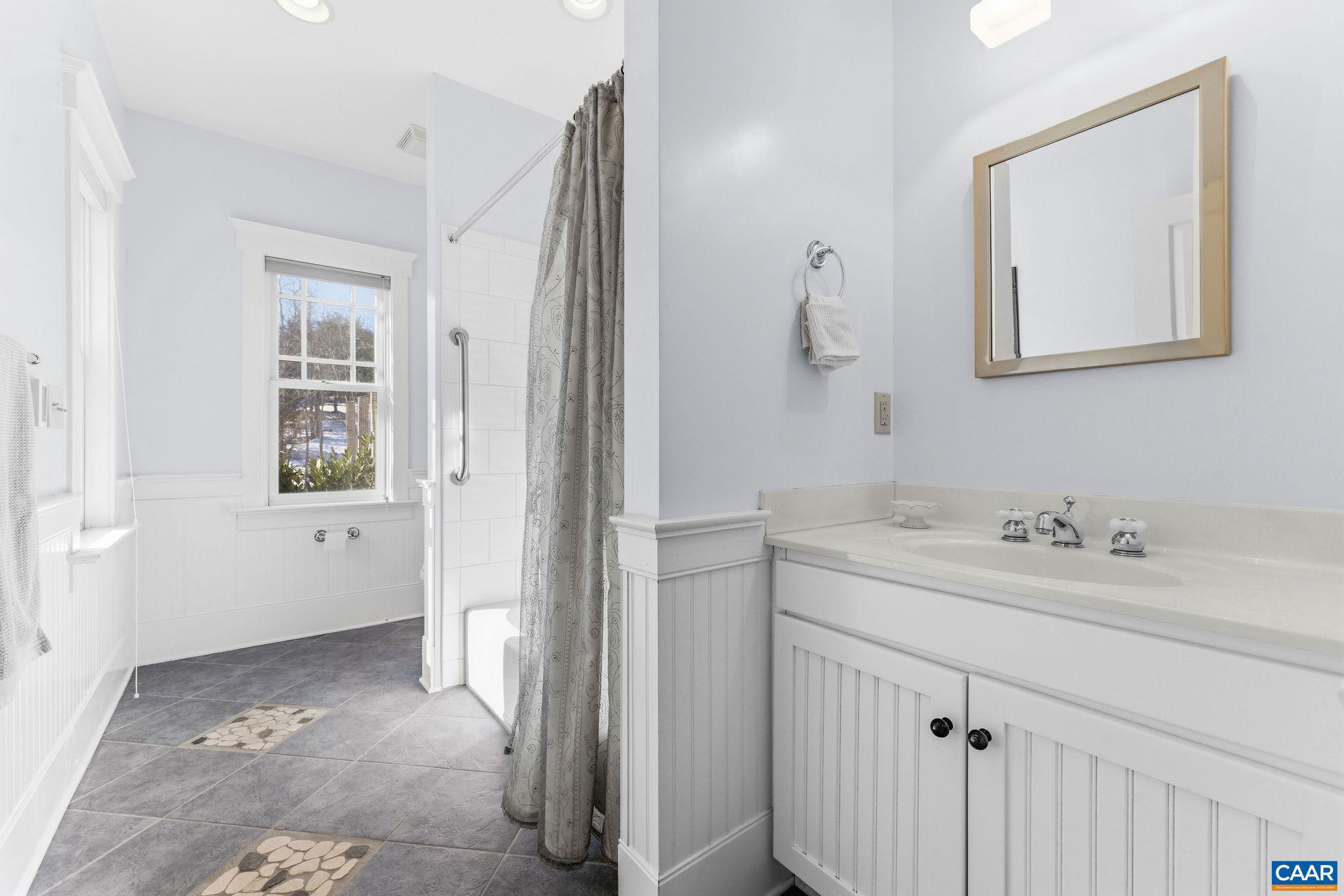 3135 ROCKS FARM CT