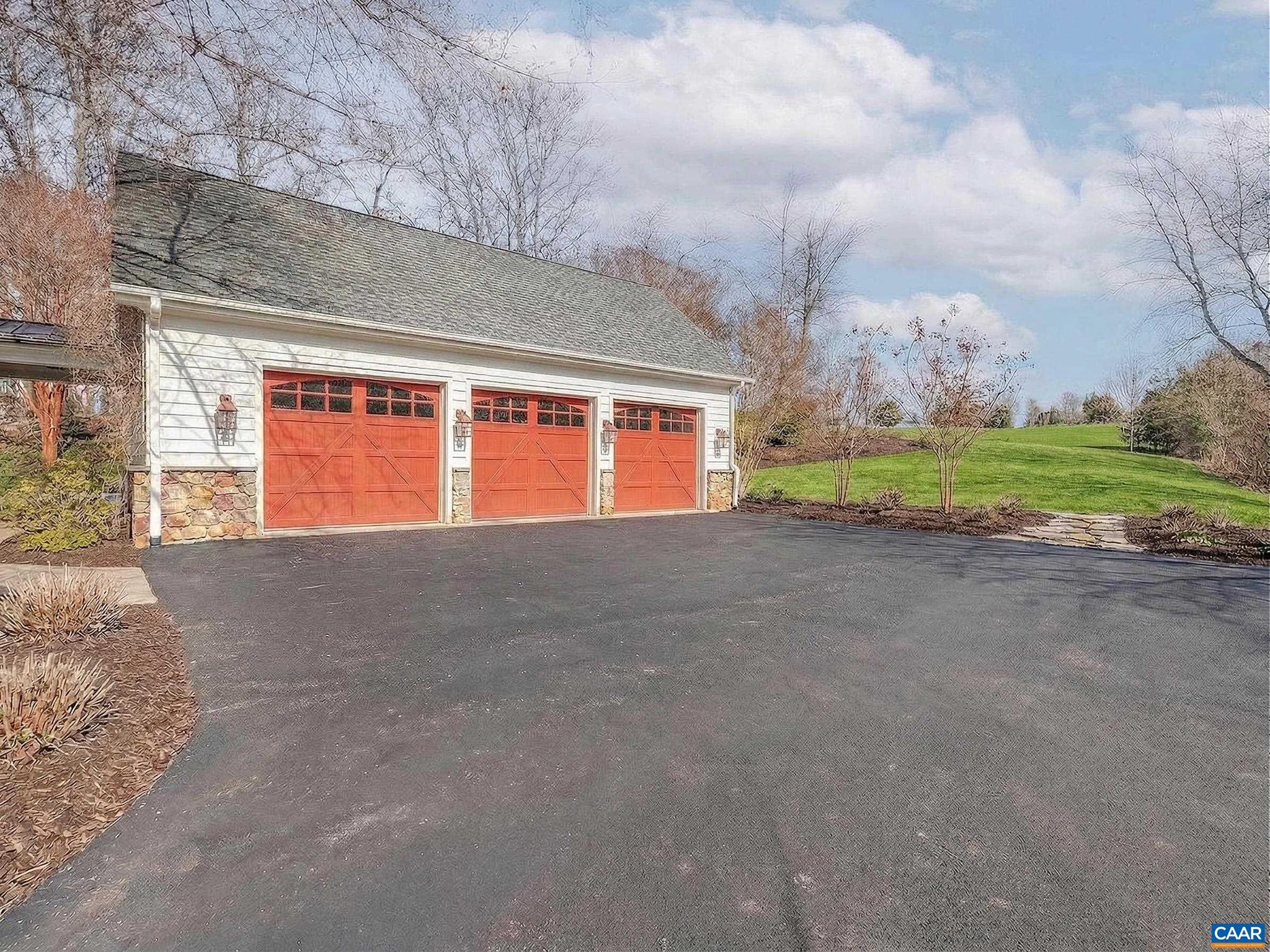 3135 ROCKS FARM CT