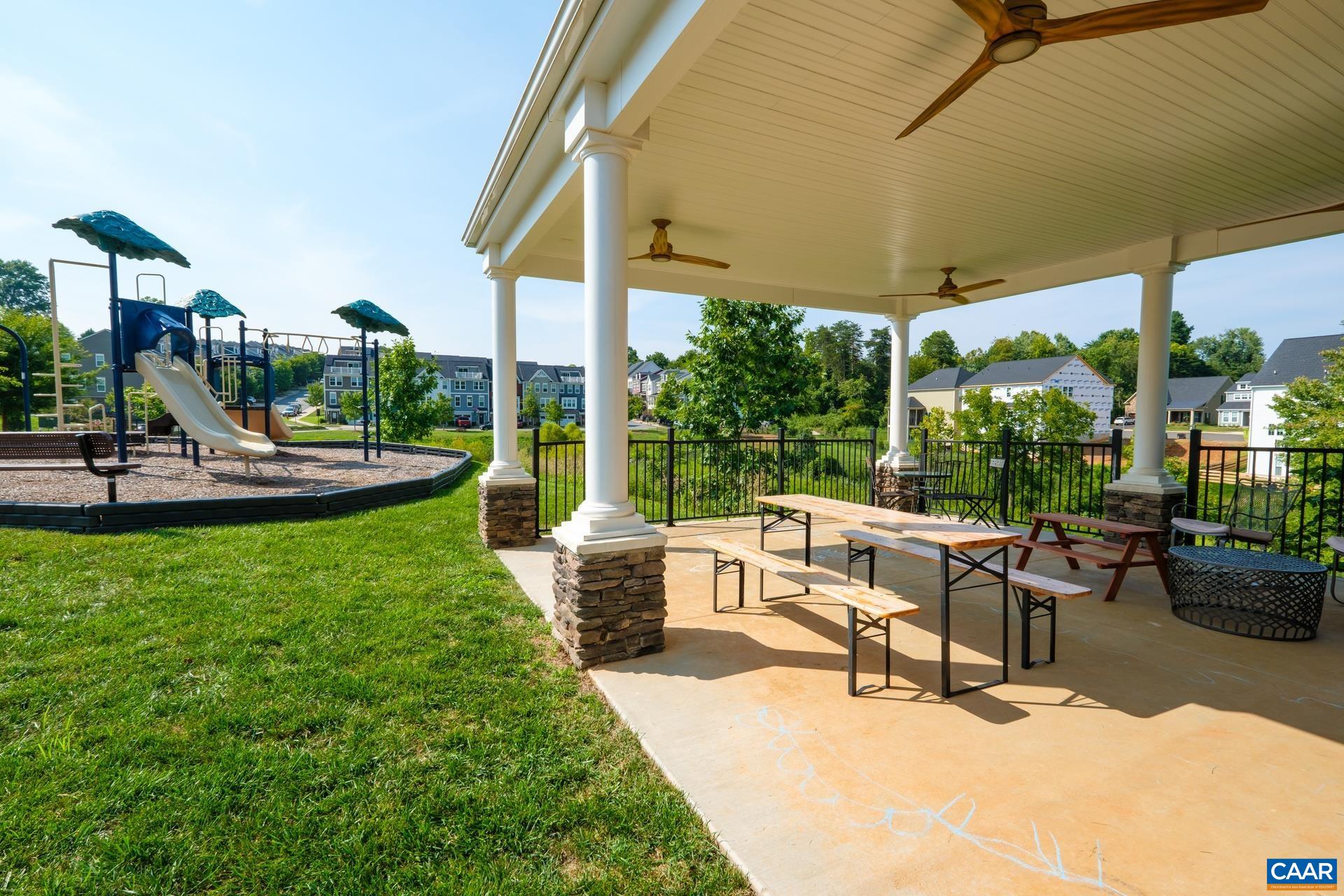 2138 AVINITY LOOP