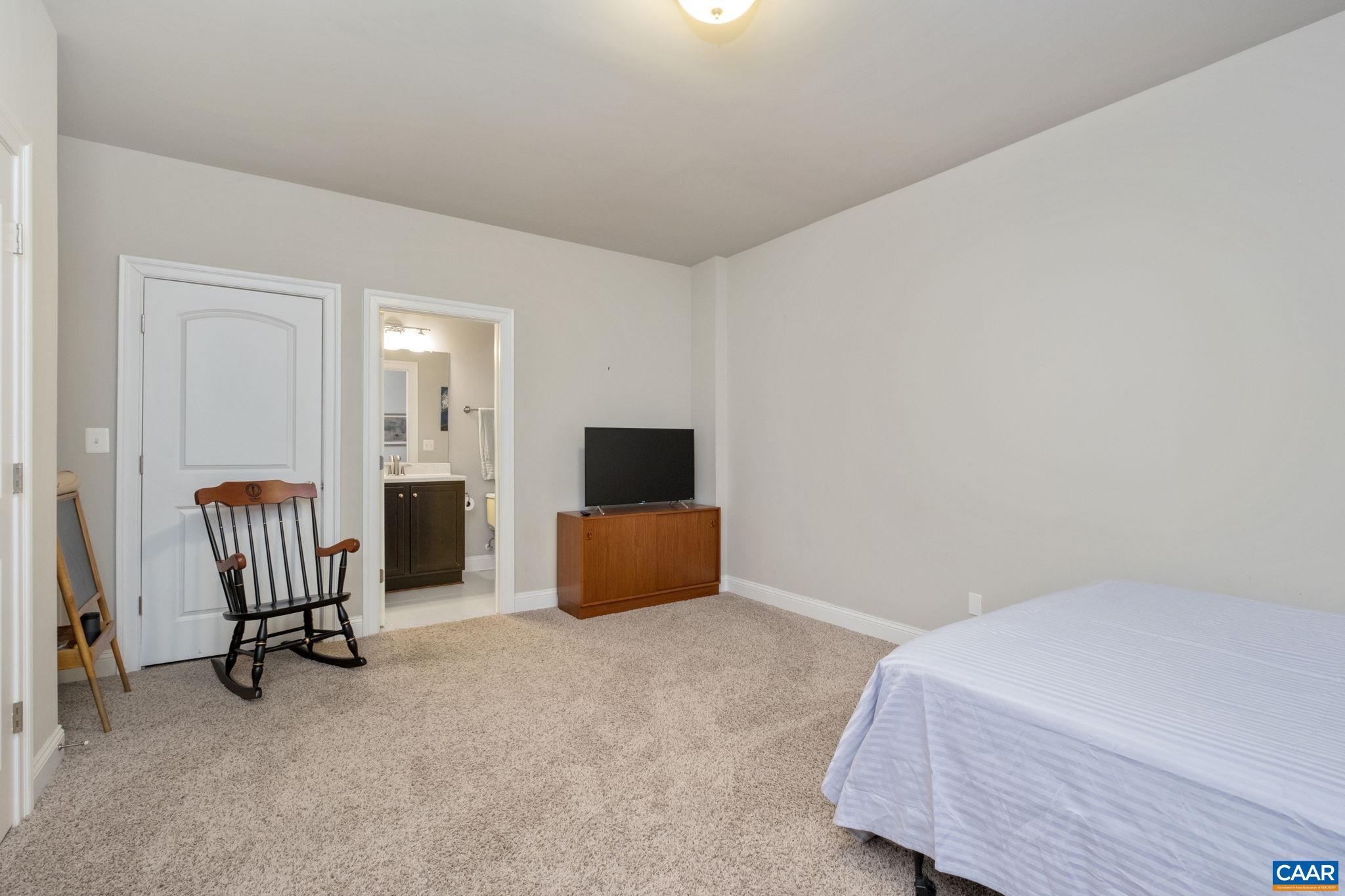 2138 AVINITY LOOP