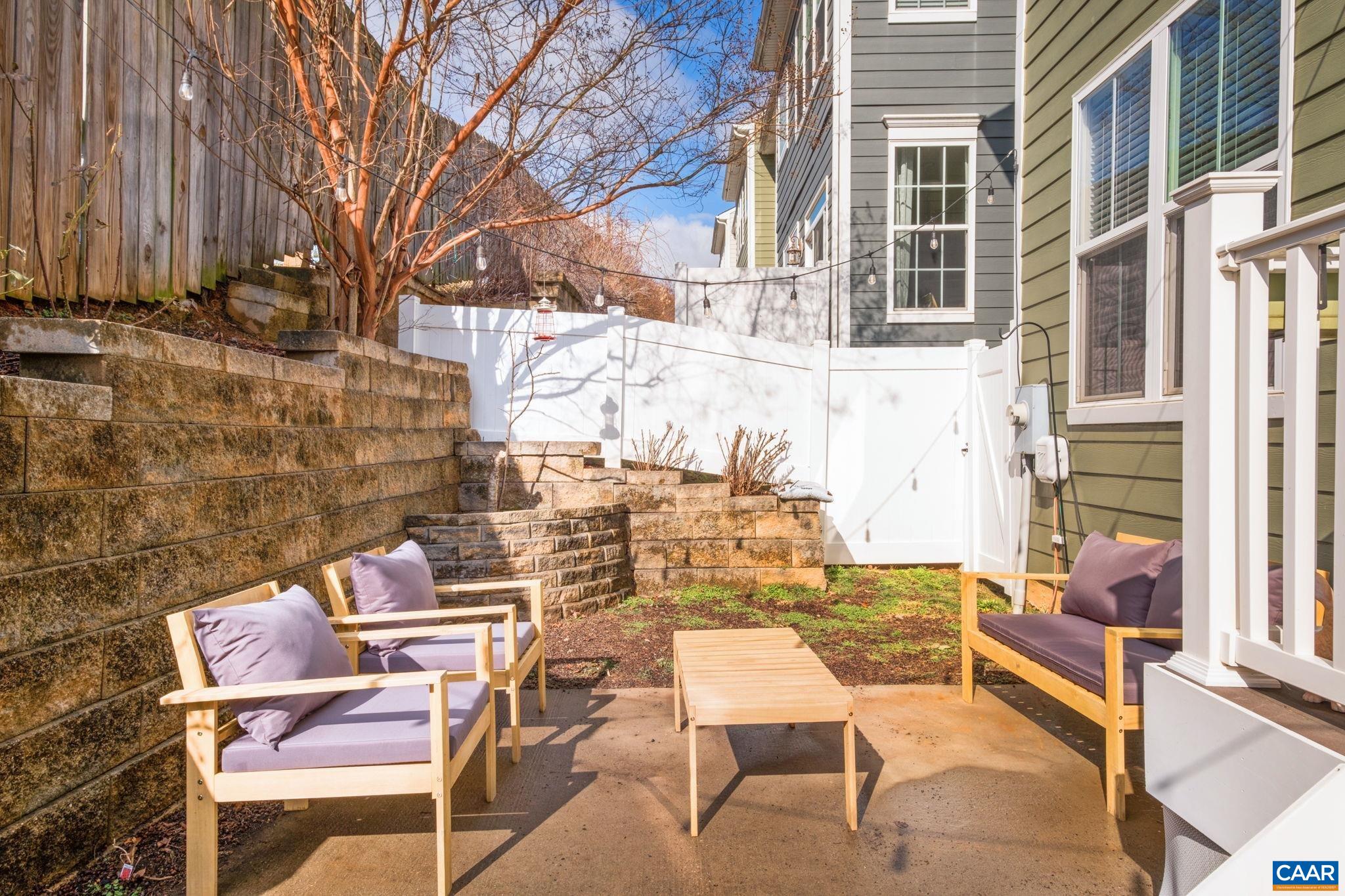 2138 AVINITY LOOP