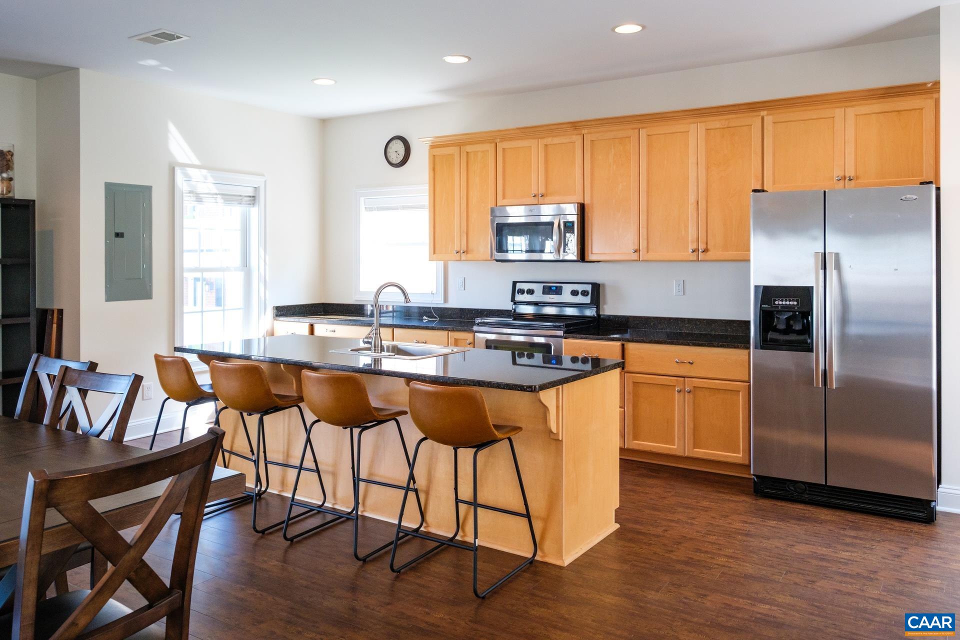 2138 AVINITY LOOP