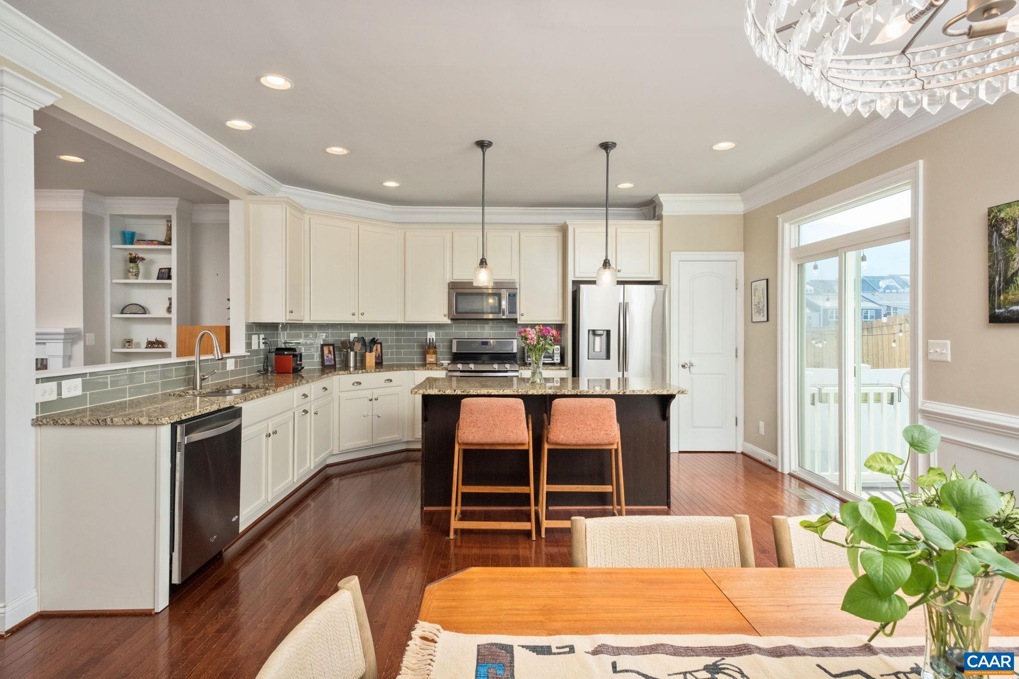 2138 AVINITY LOOP