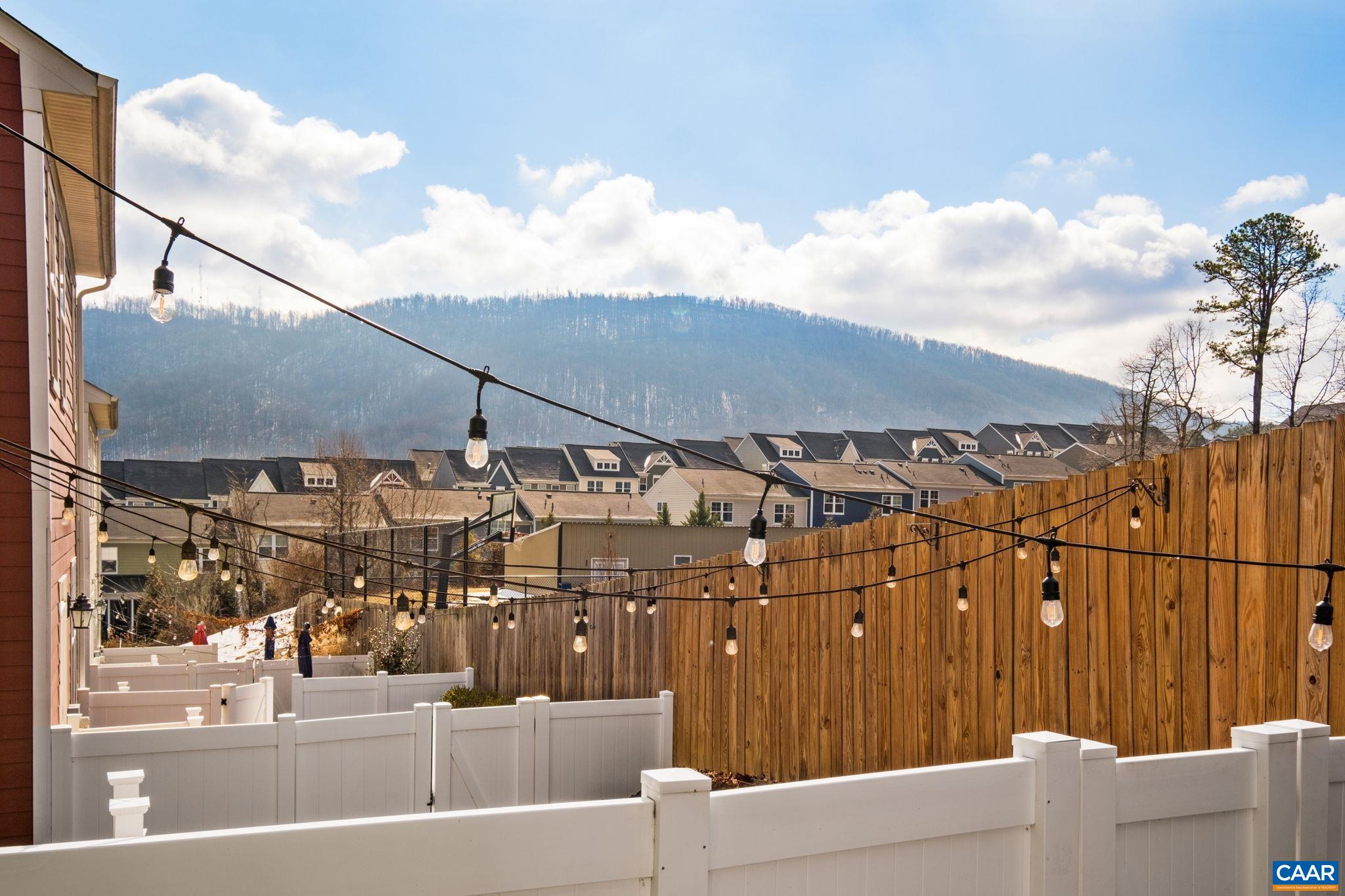 2138 AVINITY LOOP