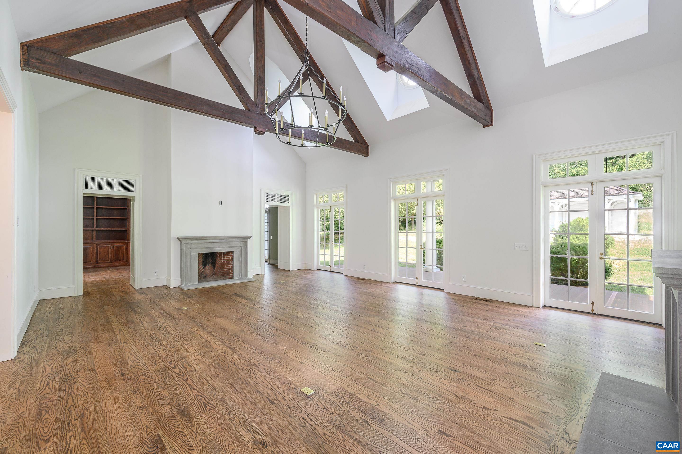 2405 COOPERS LN