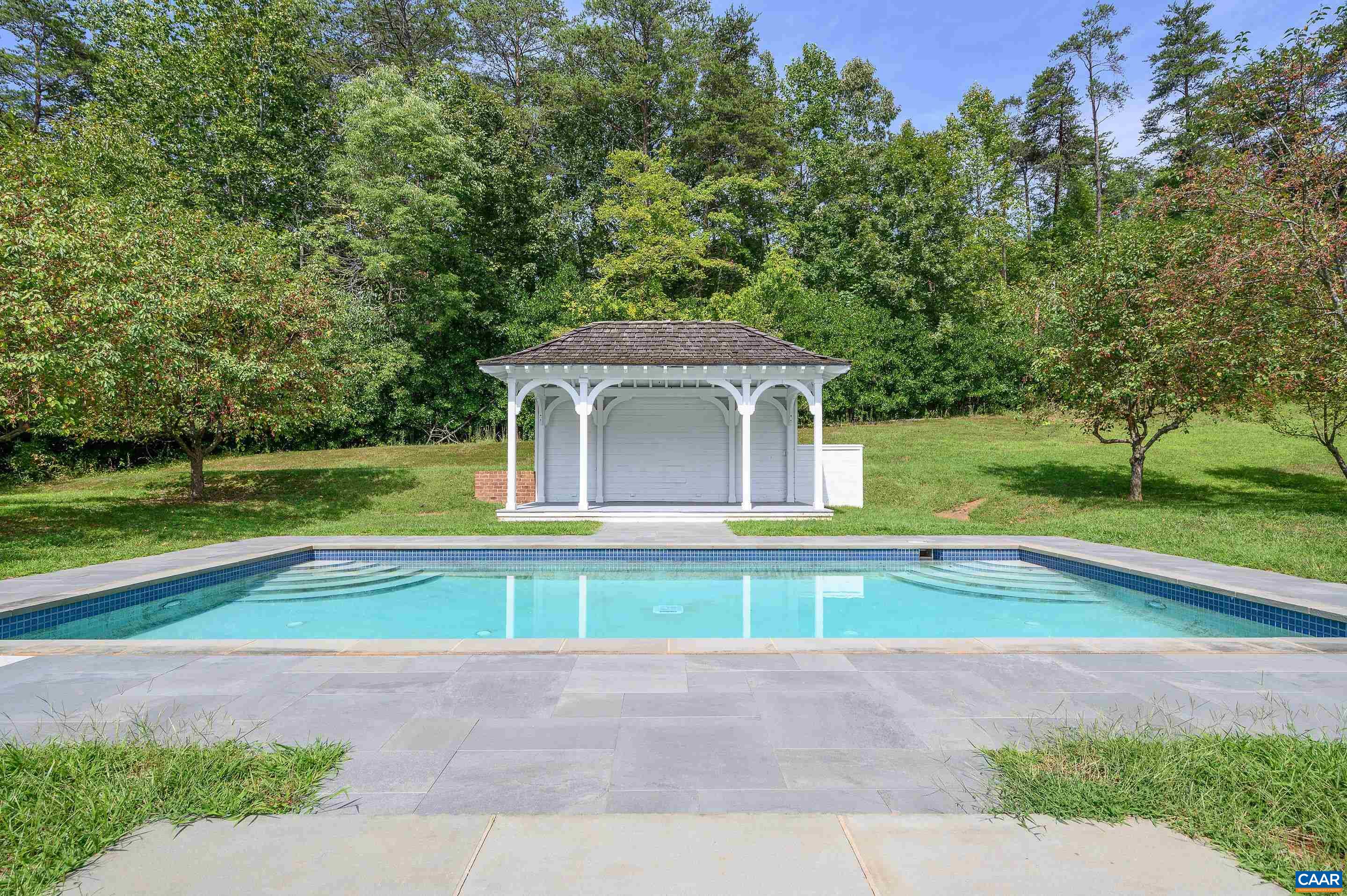 2405 COOPERS LN