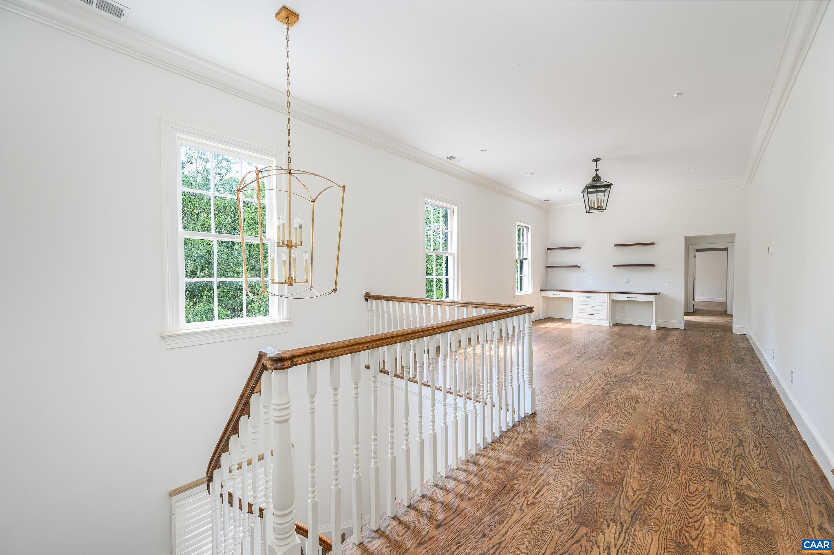 2405 COOPERS LN