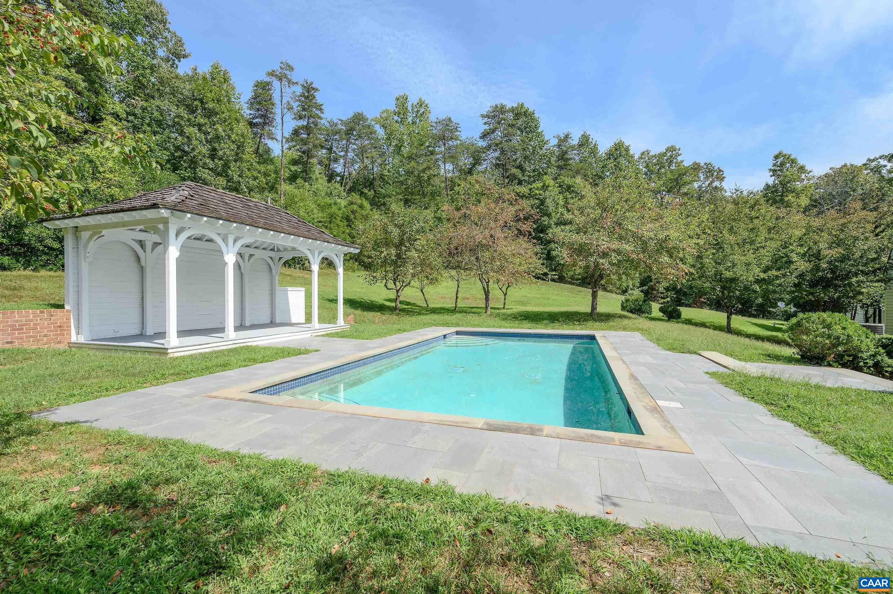2405 COOPERS LN