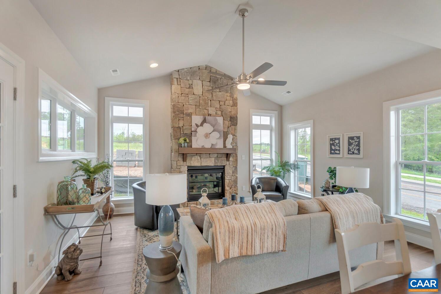 1257 FARROW DR
