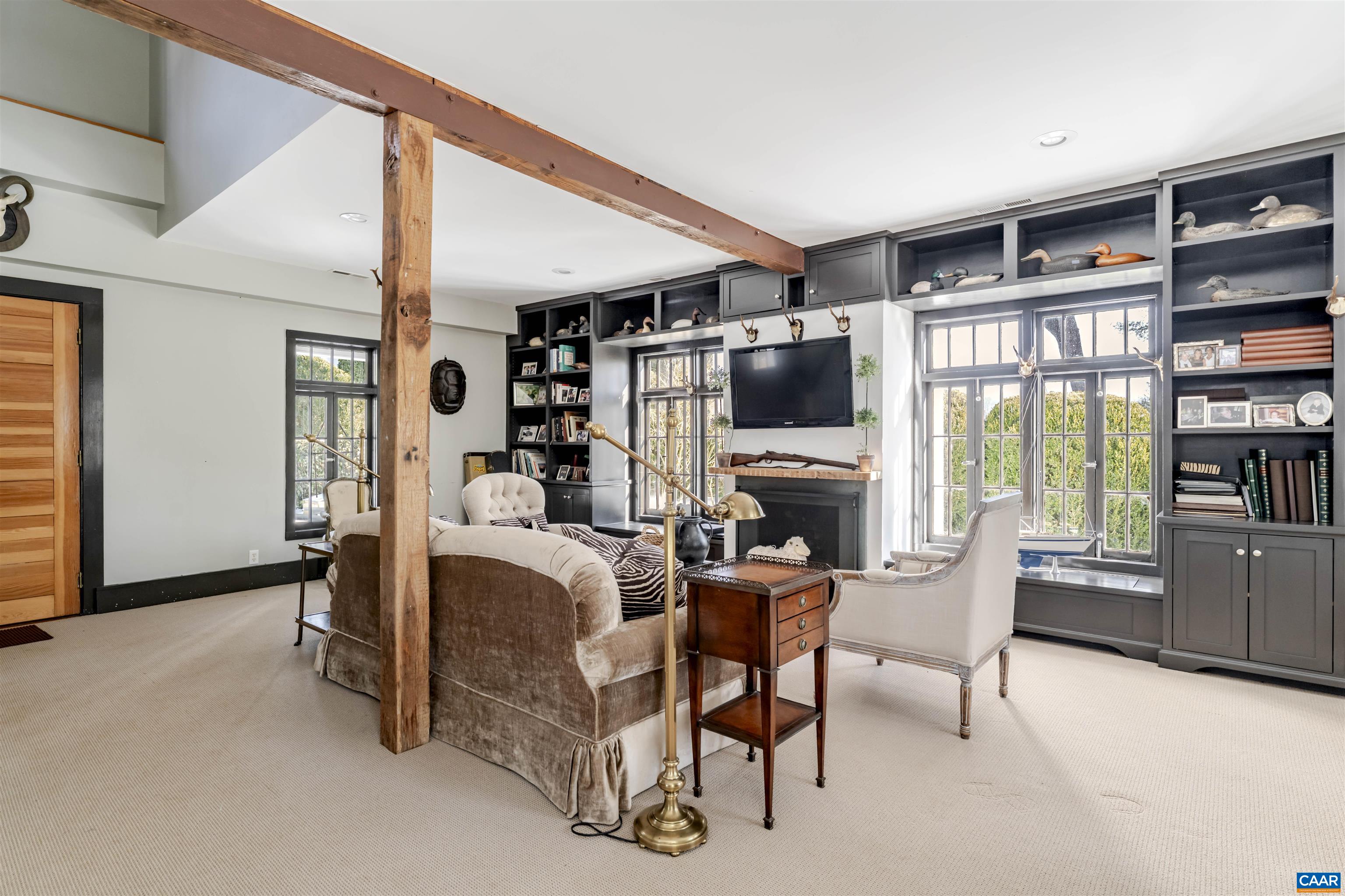 1293 HAMMOCKS GAP RD