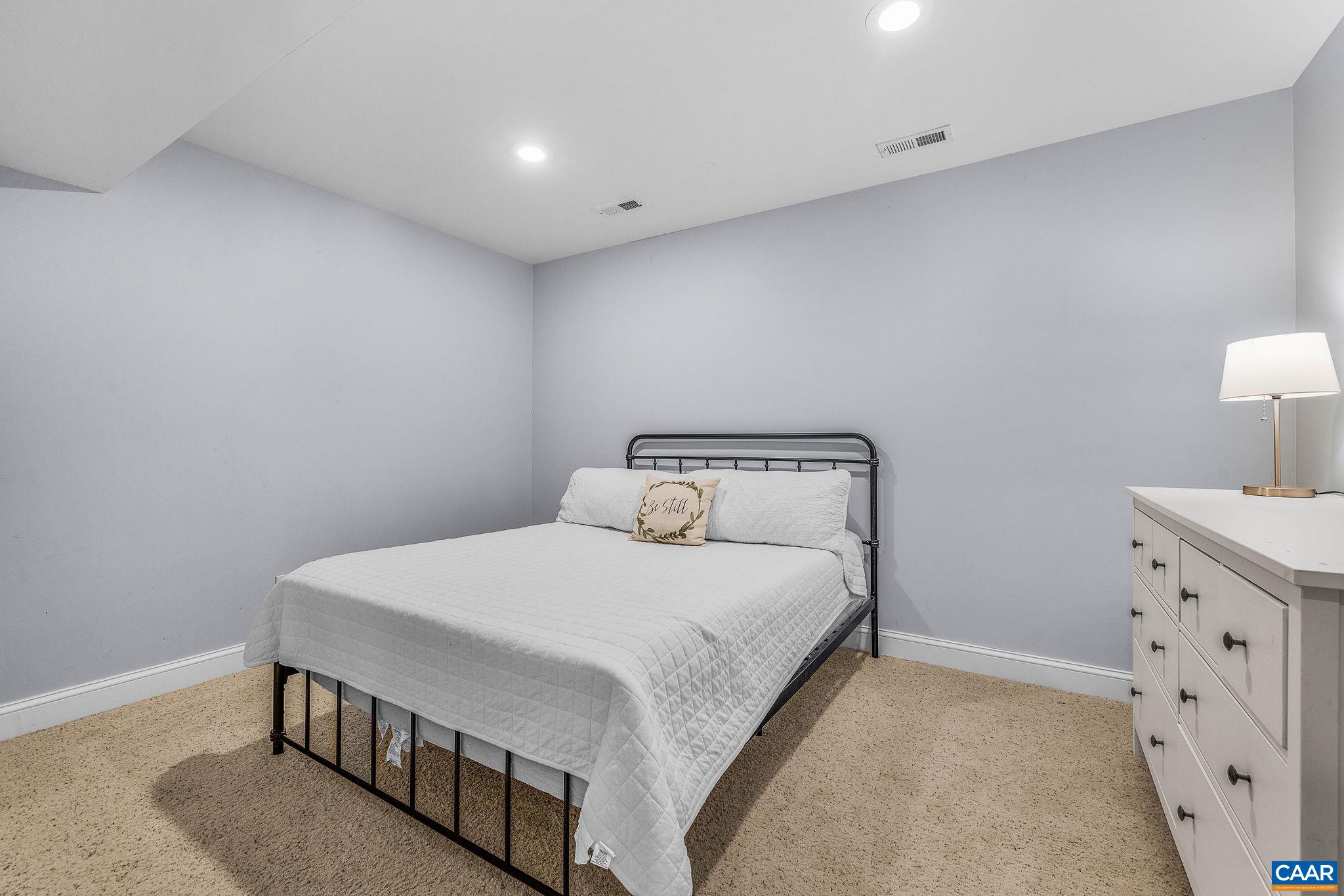 4245 WOODTHRUSH LN