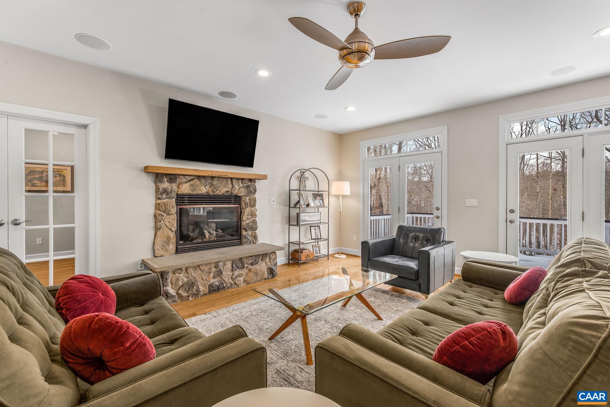 4245 WOODTHRUSH LN